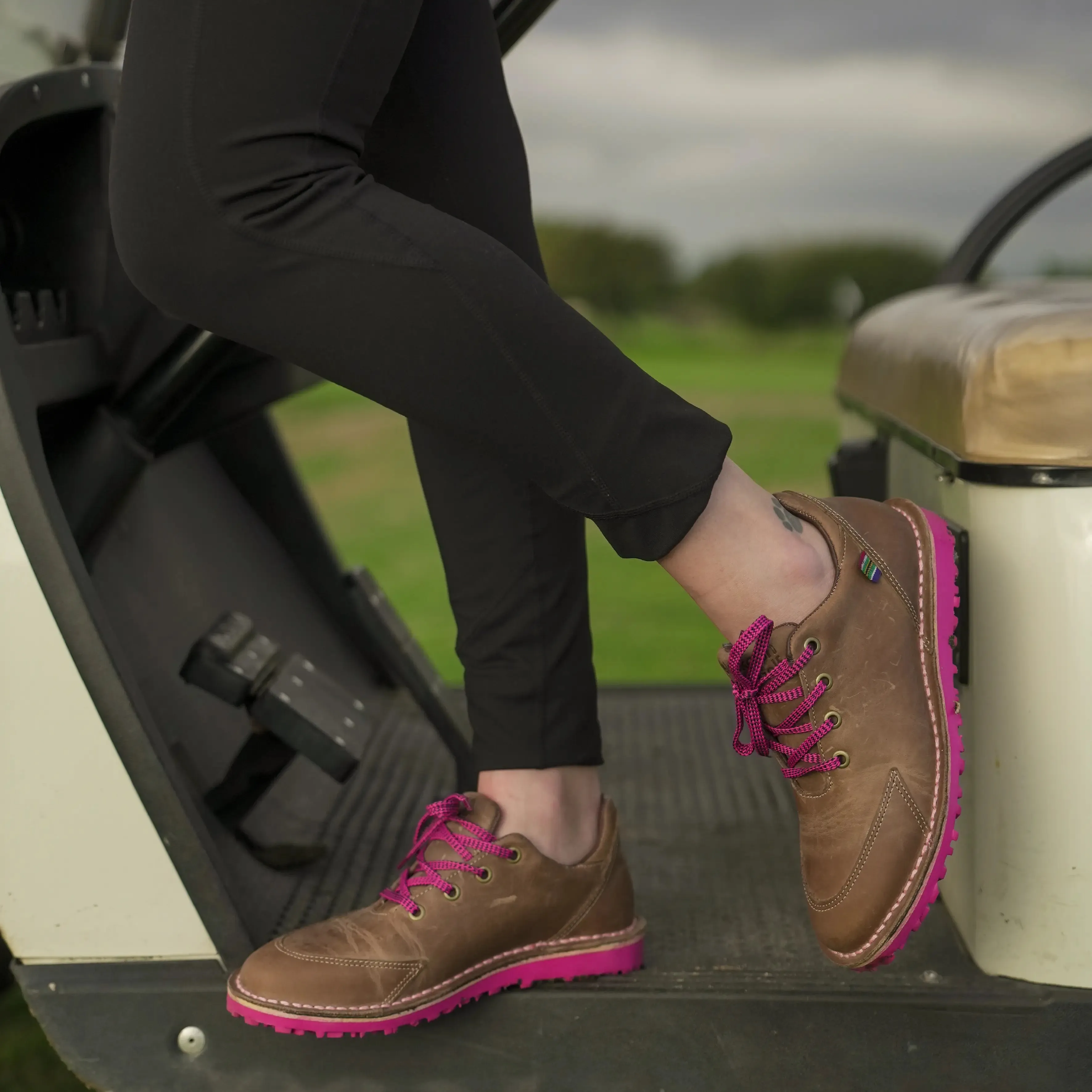 Veldskoen Hadeda Loft Golf Shoe (Hot Pink Sole) foot strength