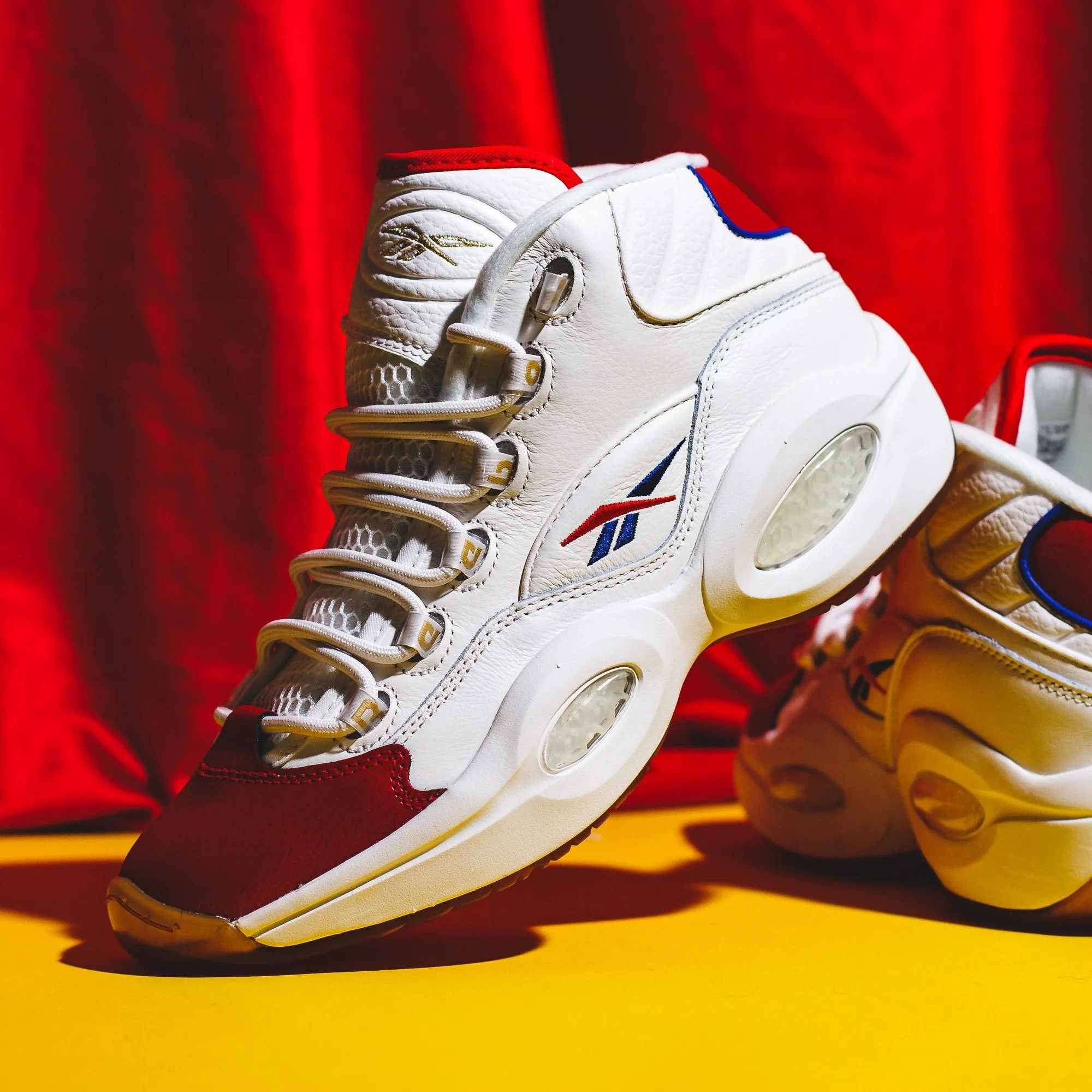 Reebok Classics Basketball Men Question Mid Allen Iverson White Red Blue GZ7099 Comfortable Footbed