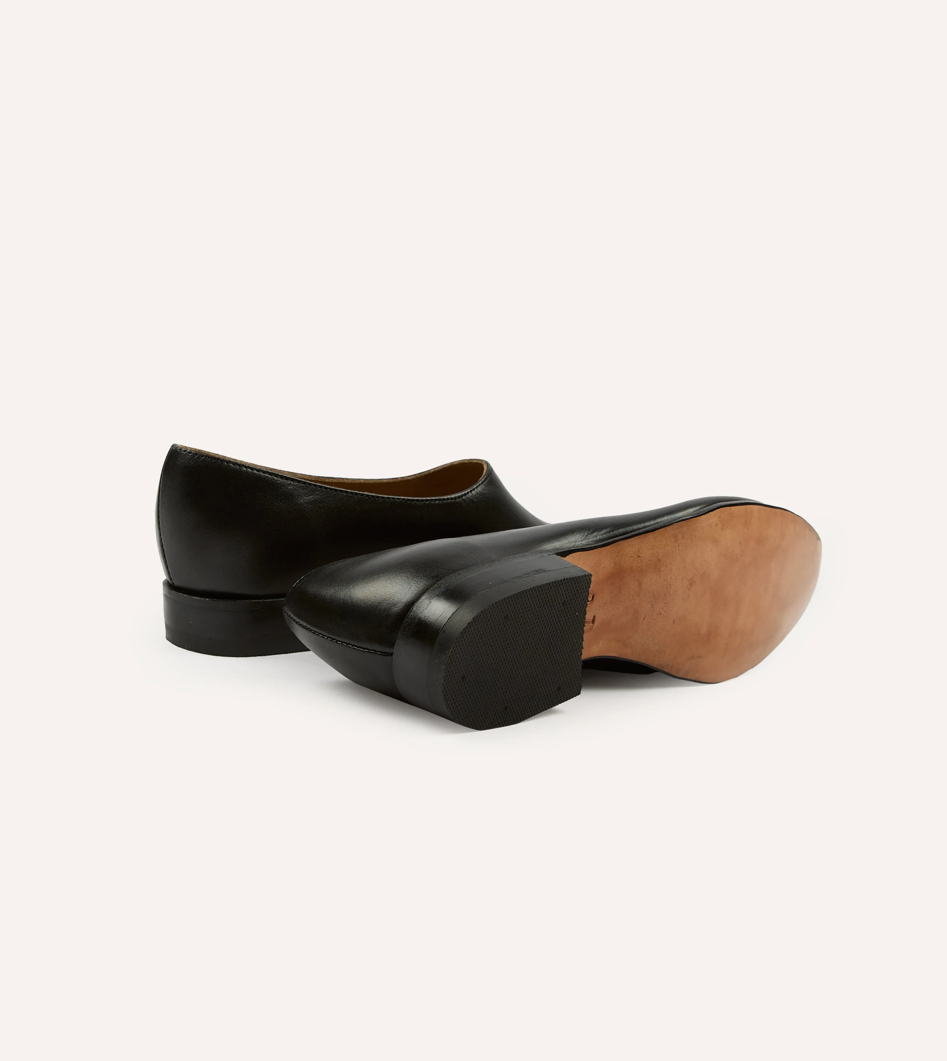 Chamula Black Leather Saarinen Shoe Vital Step