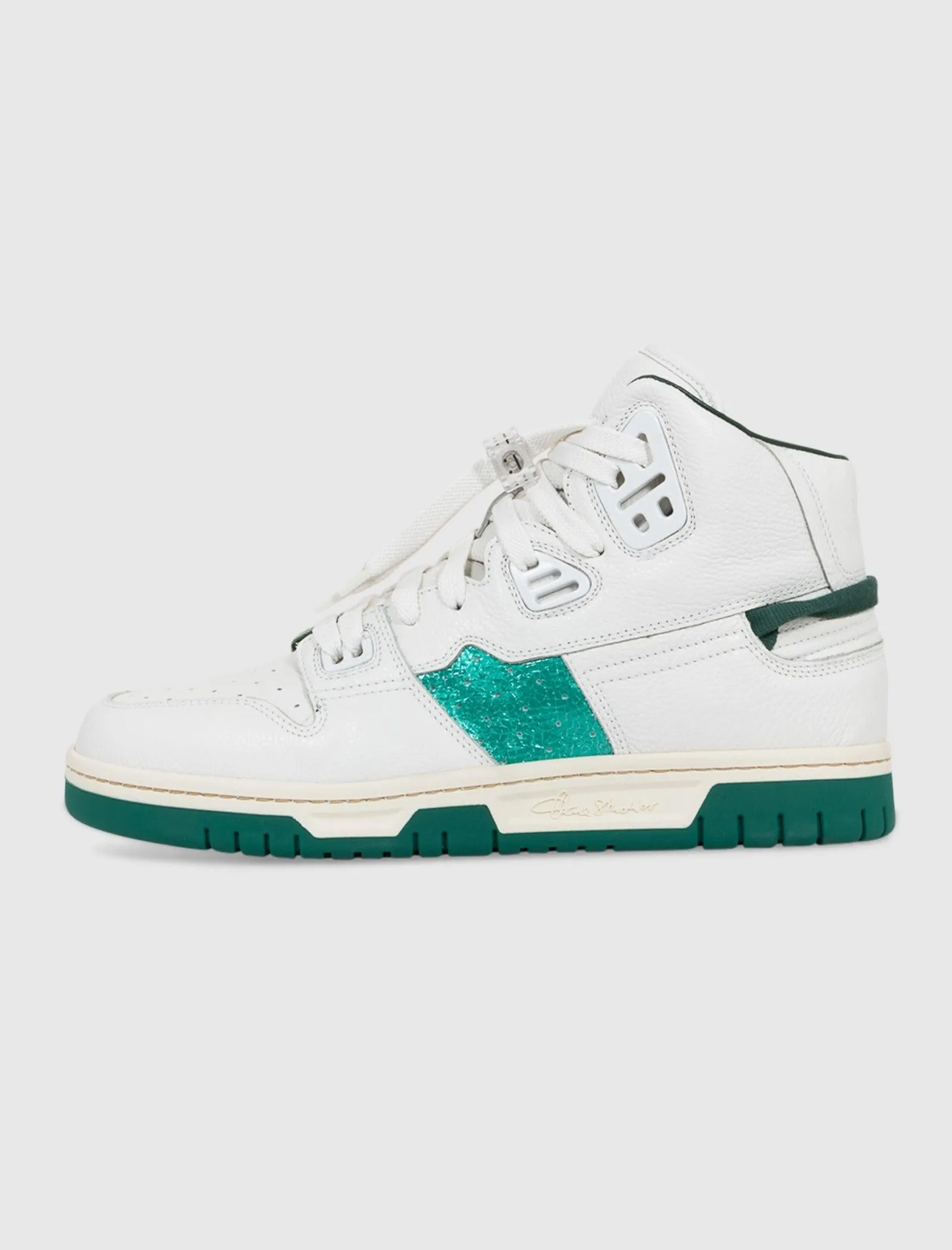 HIGH TOP SNEAKER Eco Friendly Office Workers Busy Path