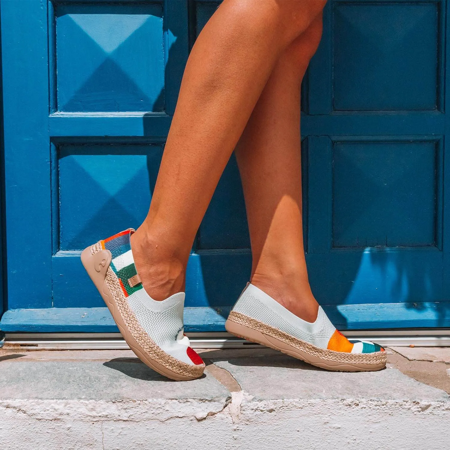 Hold that Color Marbella Lace   Up Design Premium Walk