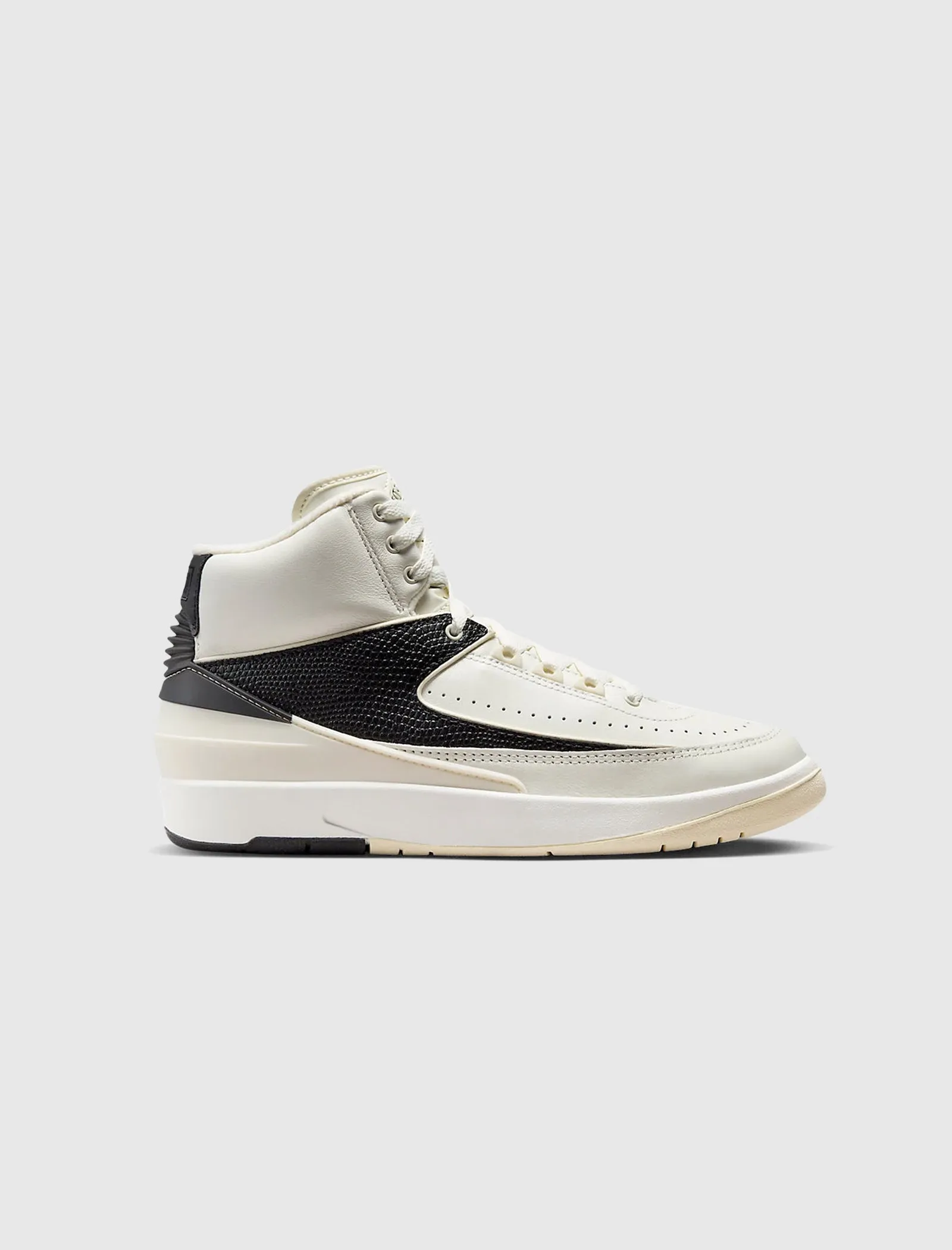 WOMEN'S AIR JORDAN 2 RETRO "SAIL" Shock Resistant
