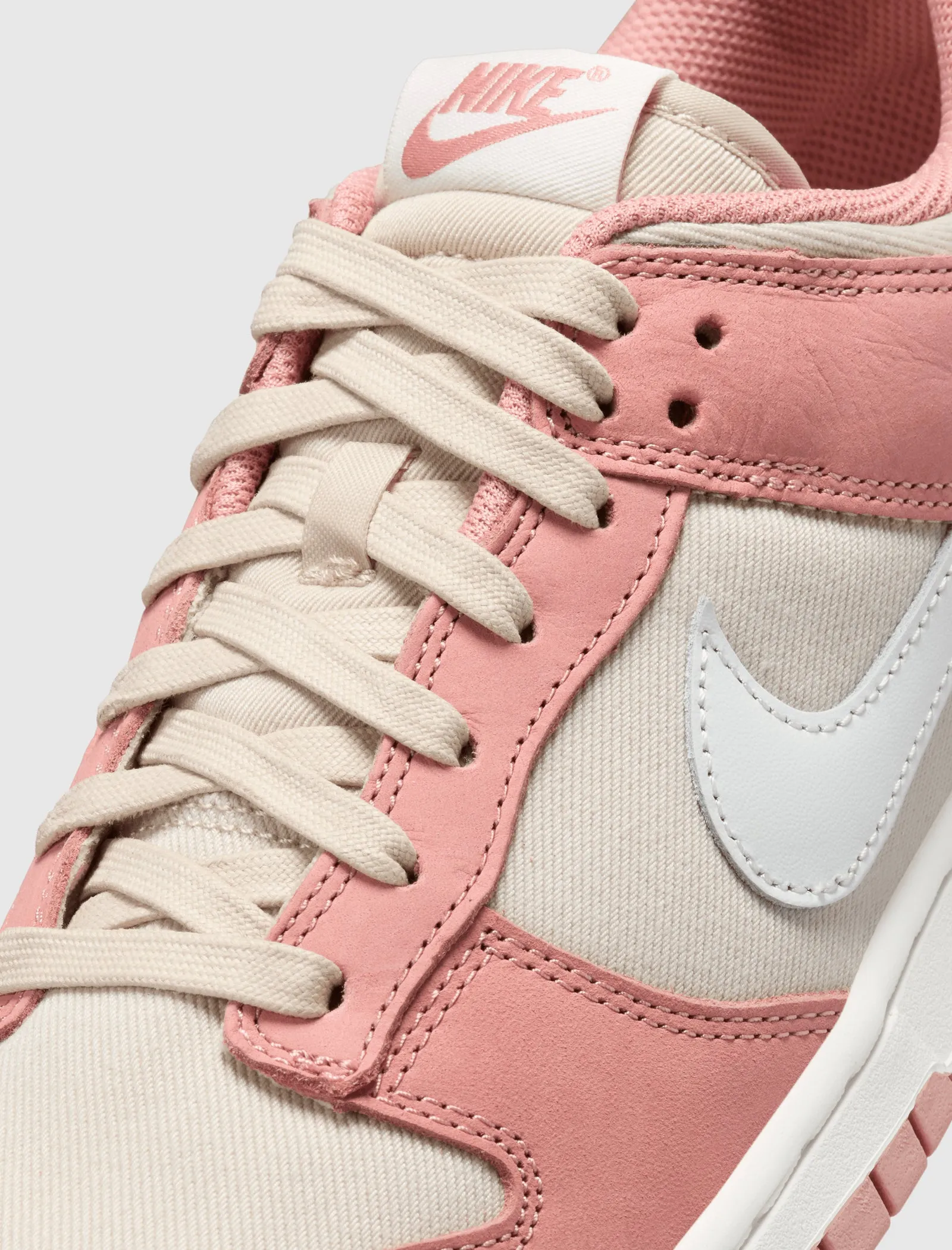 DUNK LOW "RED STARDUST" Moisture wicking