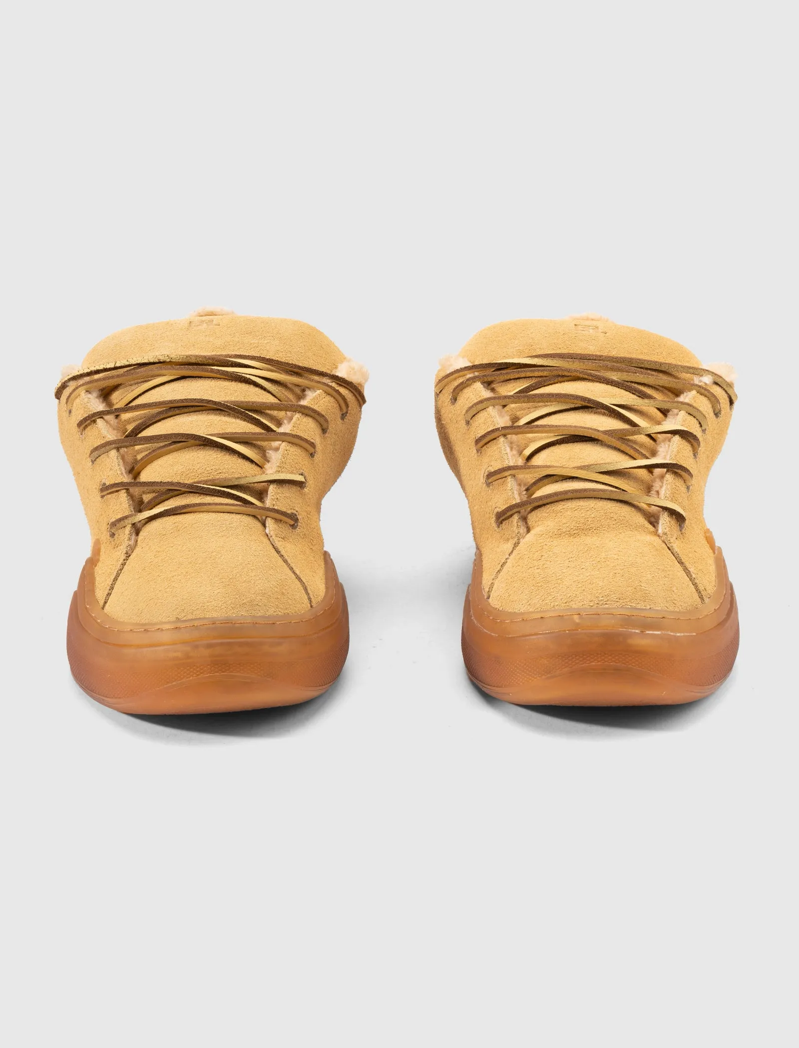 VAMP SKATE SNEAKER "SAND BROWN" group walk Campus Cool