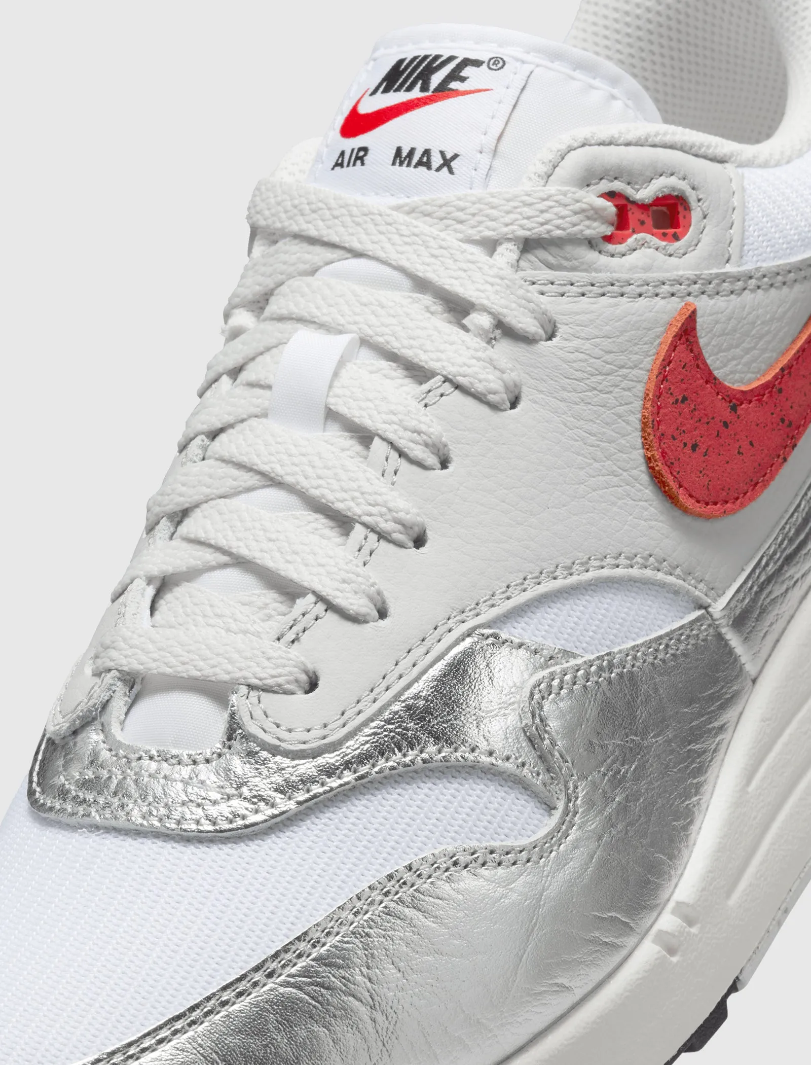 Leather AIR MAX 1 PRM "WHITE/CHILE RED-METALLIC SILVER"