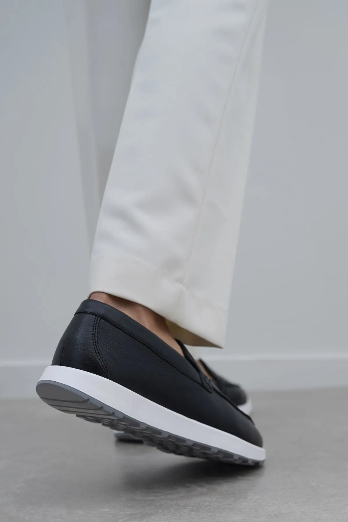 Fashionable Flats AIR LEATHER LOAFERS