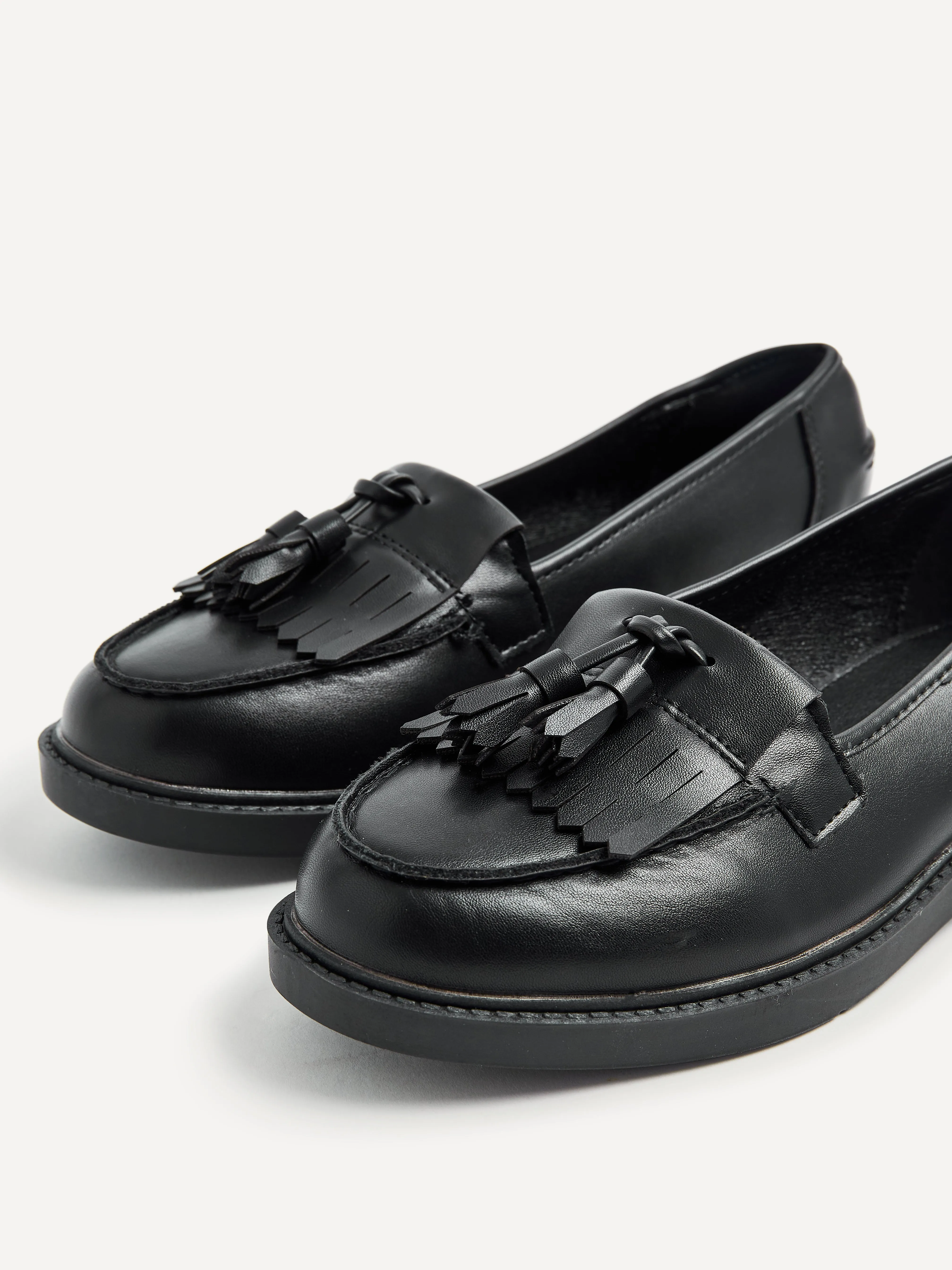 KASSIDY Tailored Edge Fashion-Forward