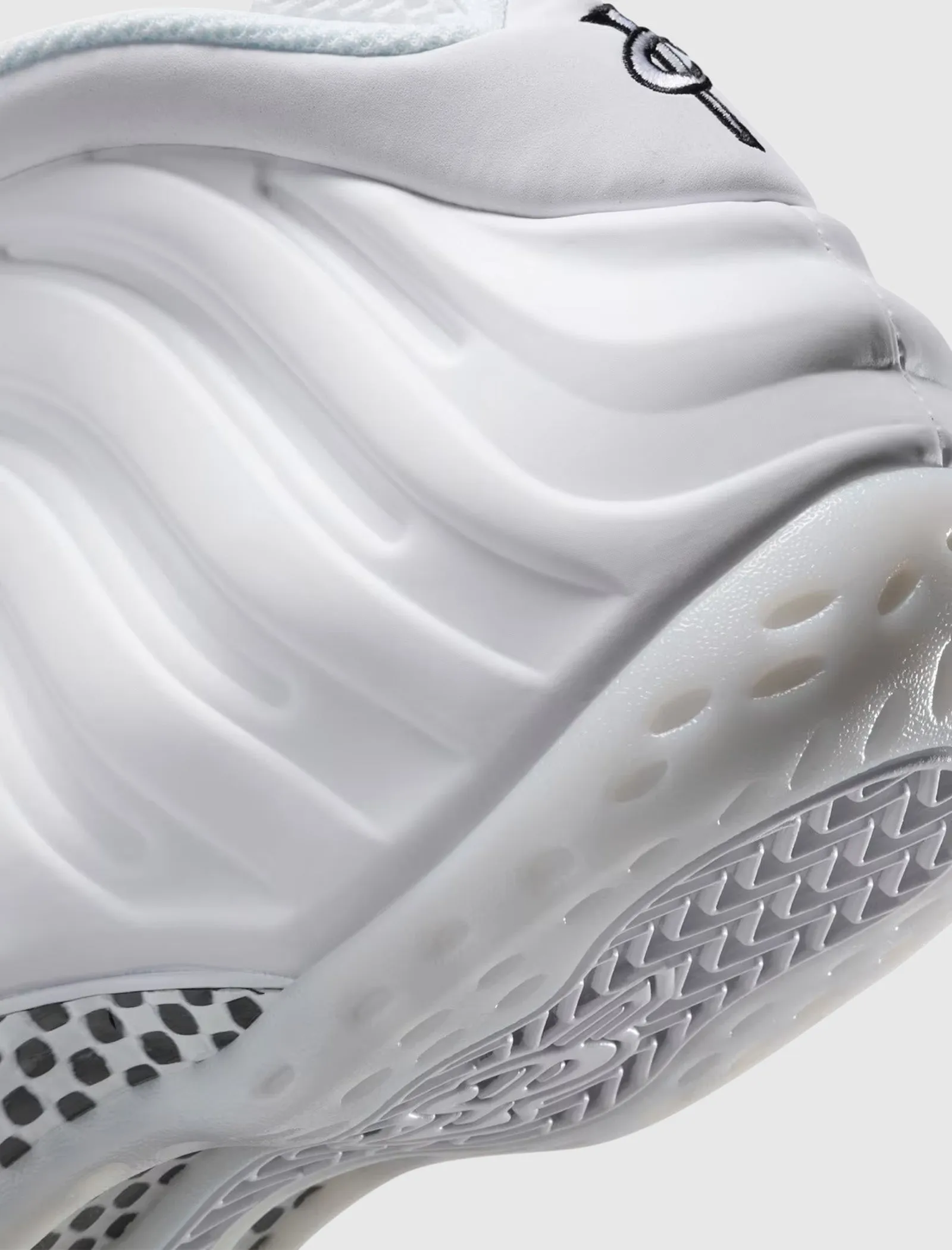 AIR FOAMPOSITE ONE "WHITE" Quick Drying Work Commute