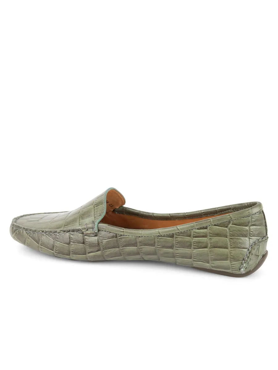Comfort Stand Cold Tone Jillian Driving Moccasin in Crocodile
