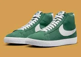 Nike SB Zoom Blazer Mid Shoes - Fir/White-Fir-White Textured Surface