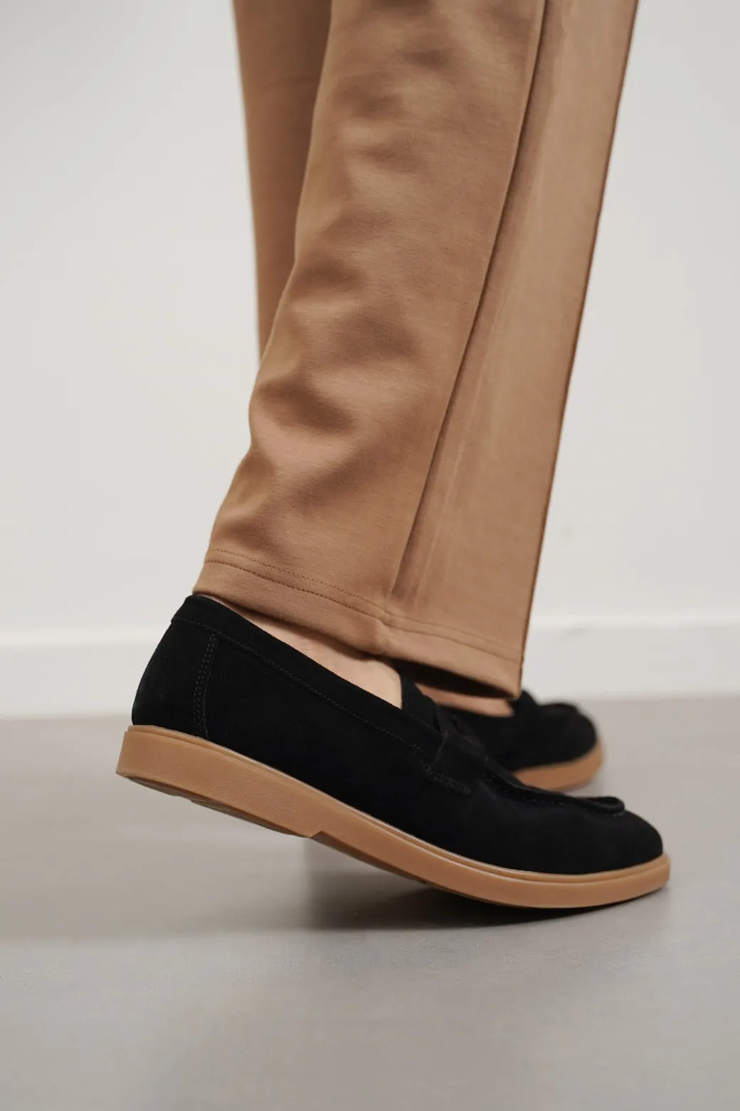 SUEDE LEATHER LOAFERS Fashionable Flats