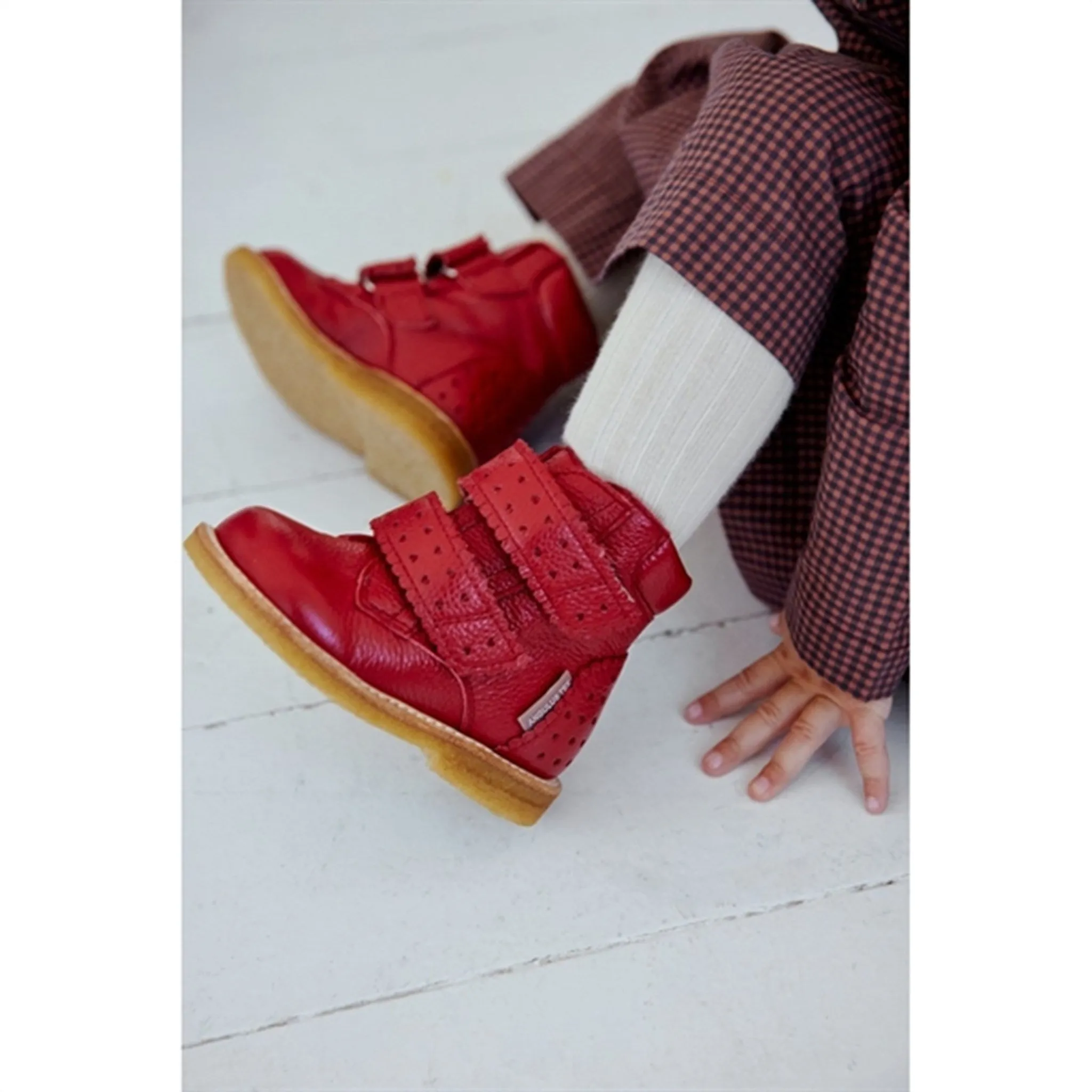 Snow Travel Angulus Starter Tex boots With Velcro Red