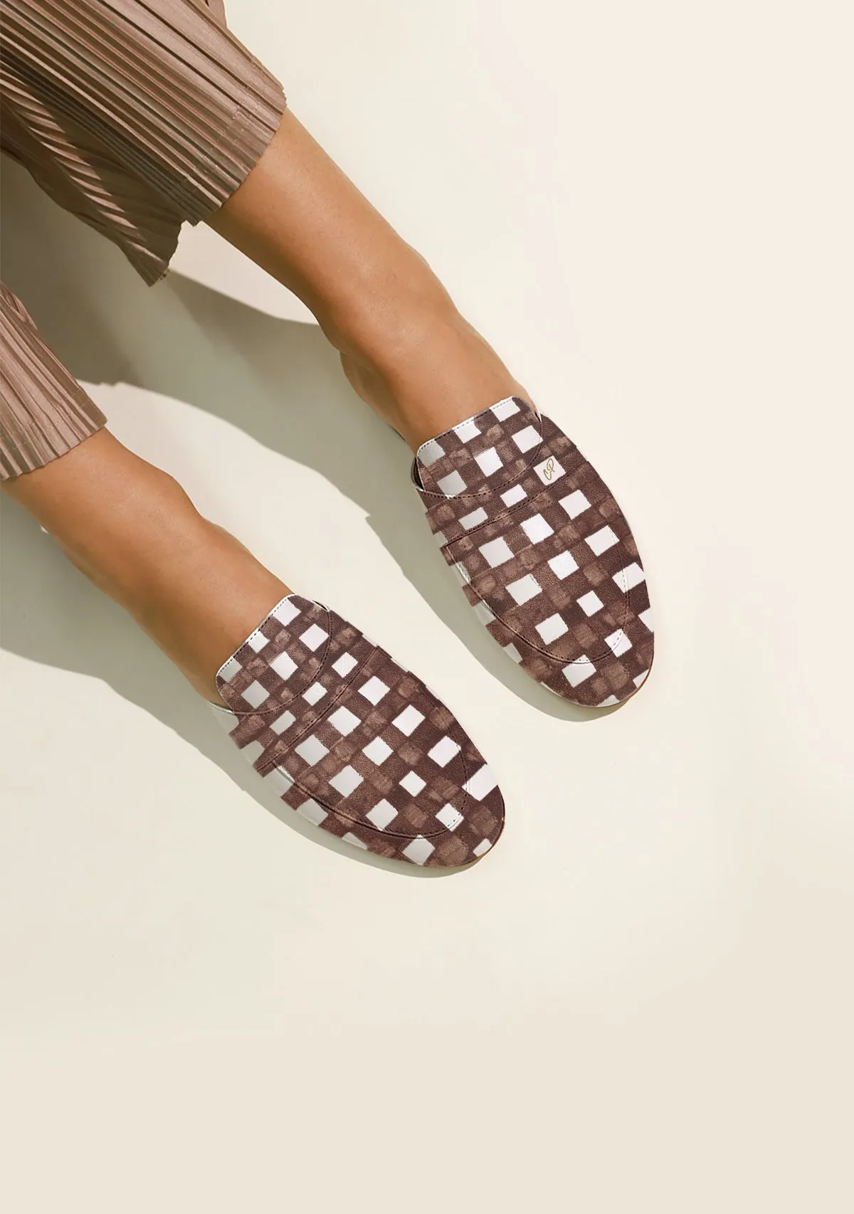 suede upper Chocolate Grid White Mule