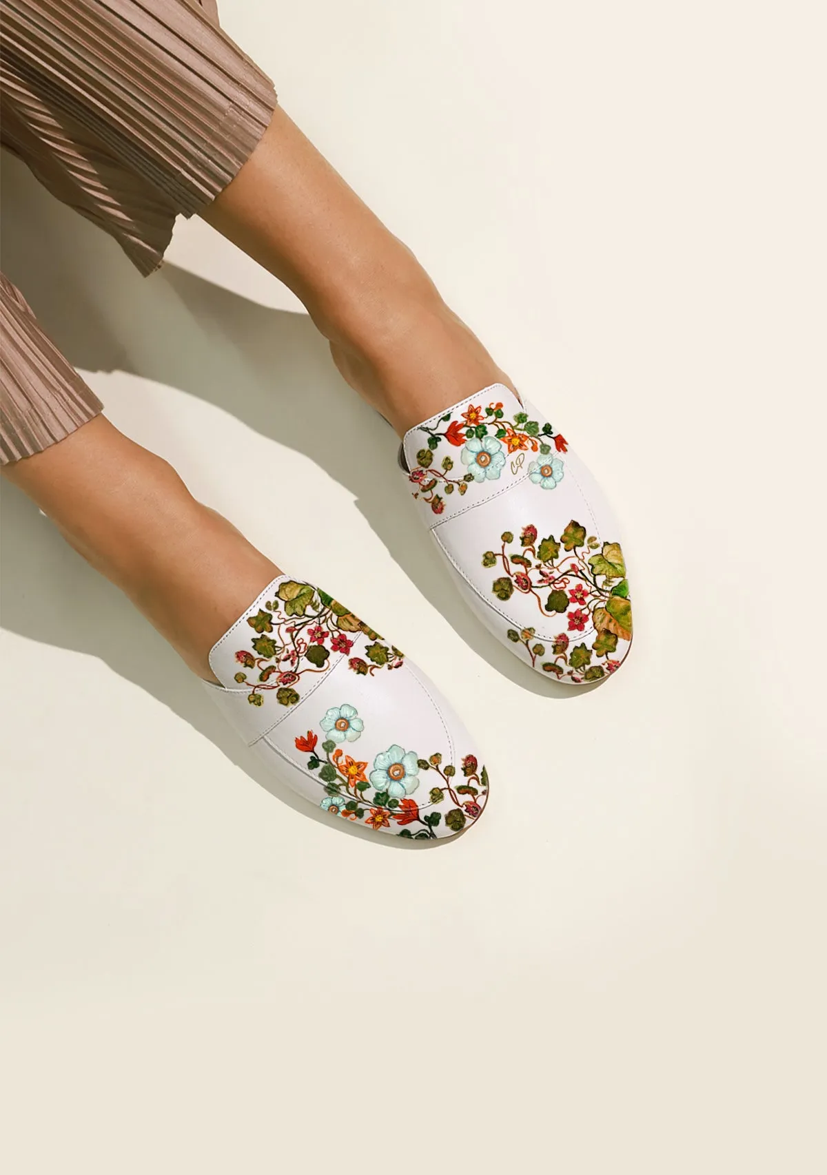 Flexible Style Dreamscape White Mule