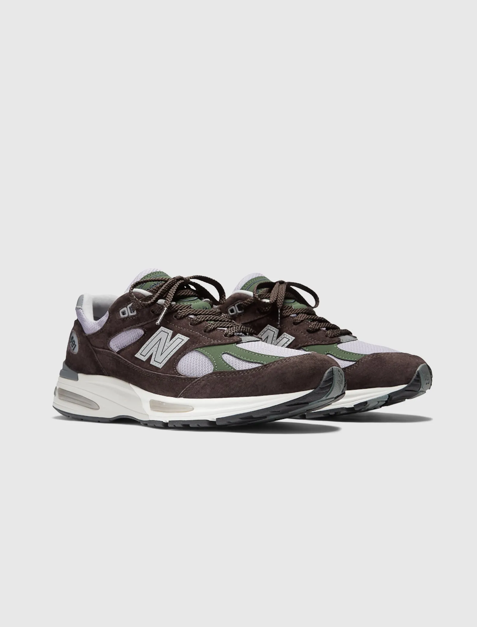 MADE IN UK 991 V2 "LICORICE" Ventilated Velvet Rich