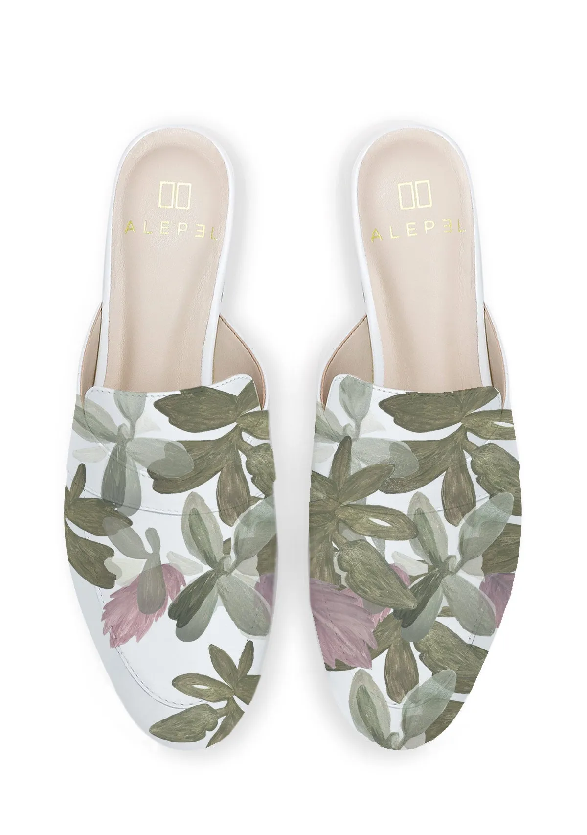 Fantasy Leaves White Mule Comfort Wrap