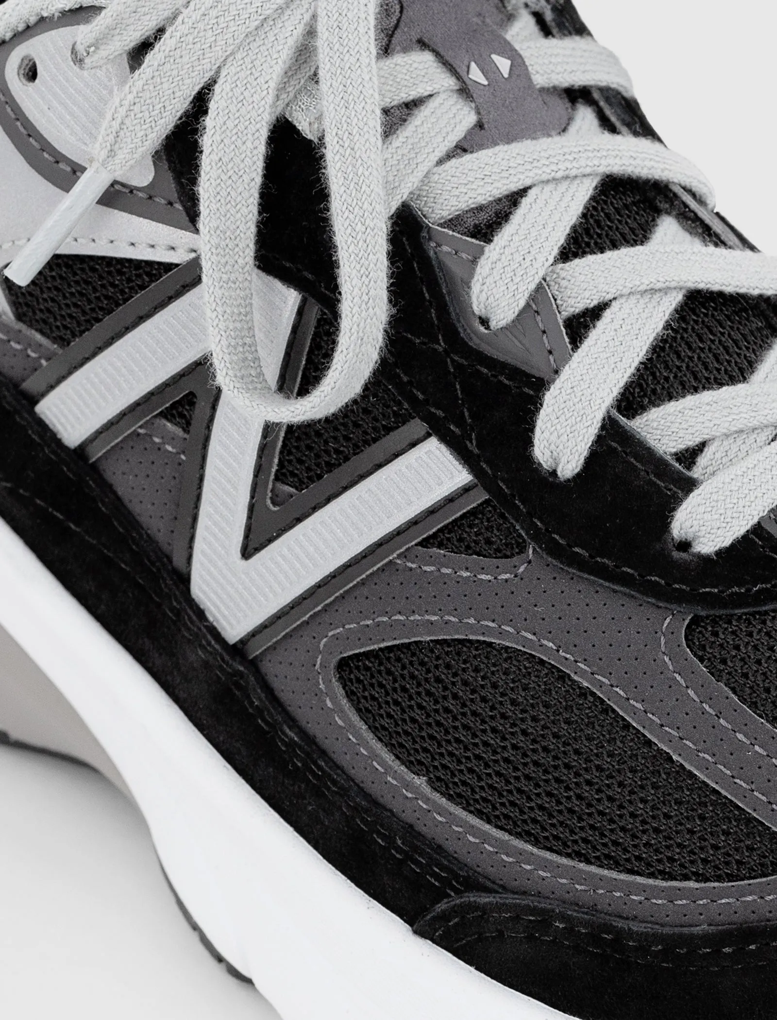 990V6 "BLACK/GREY" Elegant Mood Star Shine