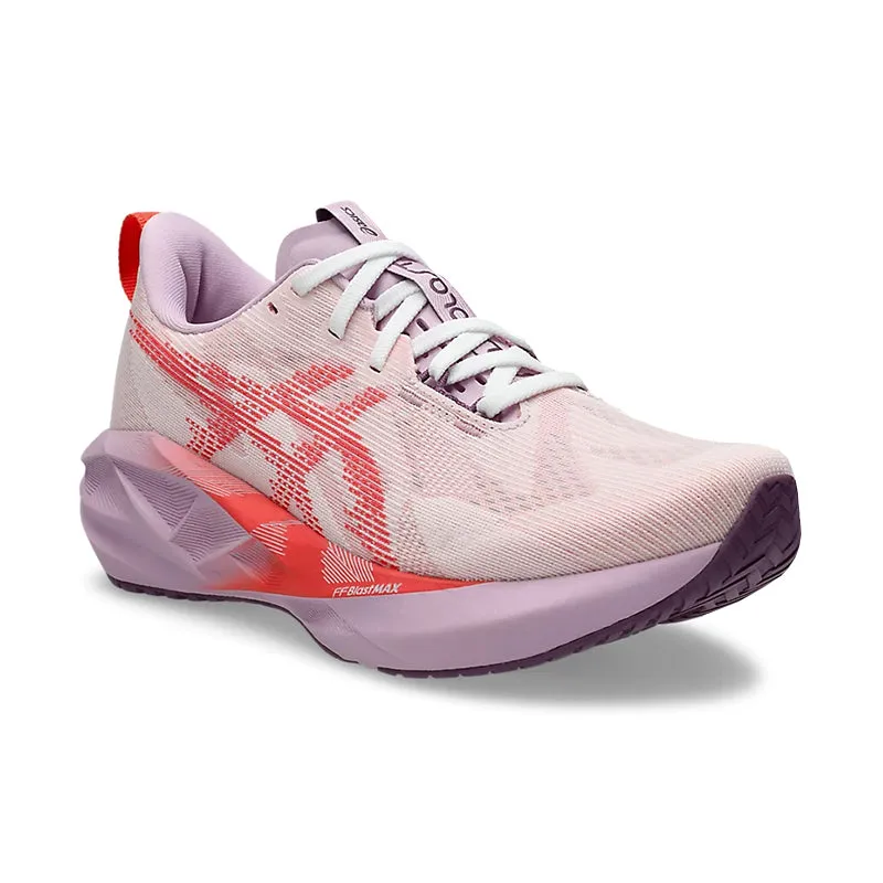 Women's Novablast 5 White/Coral Reef Family Fit forest walk