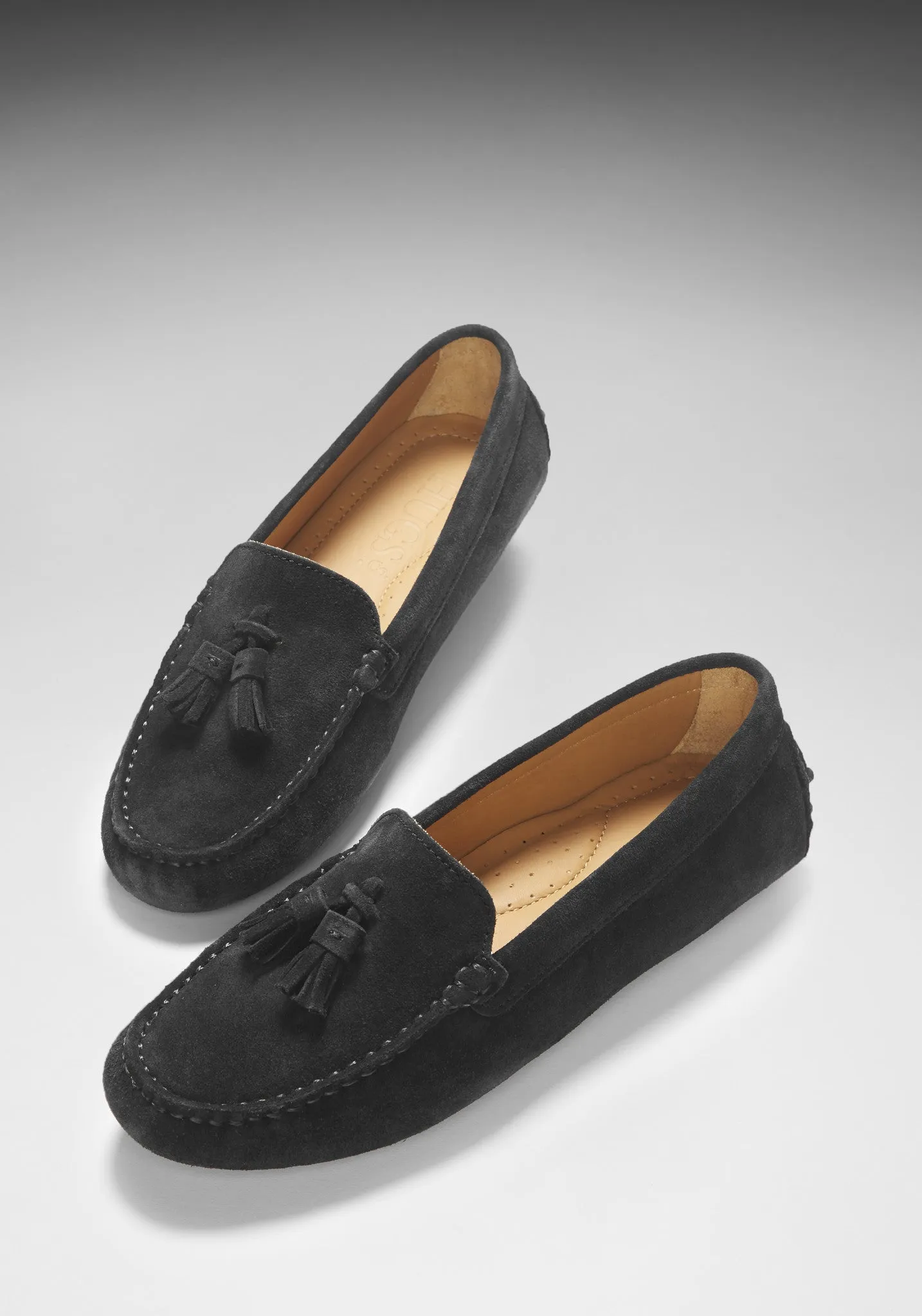 Easy To Clean Women's Tasselled Driving Loafers, black suede