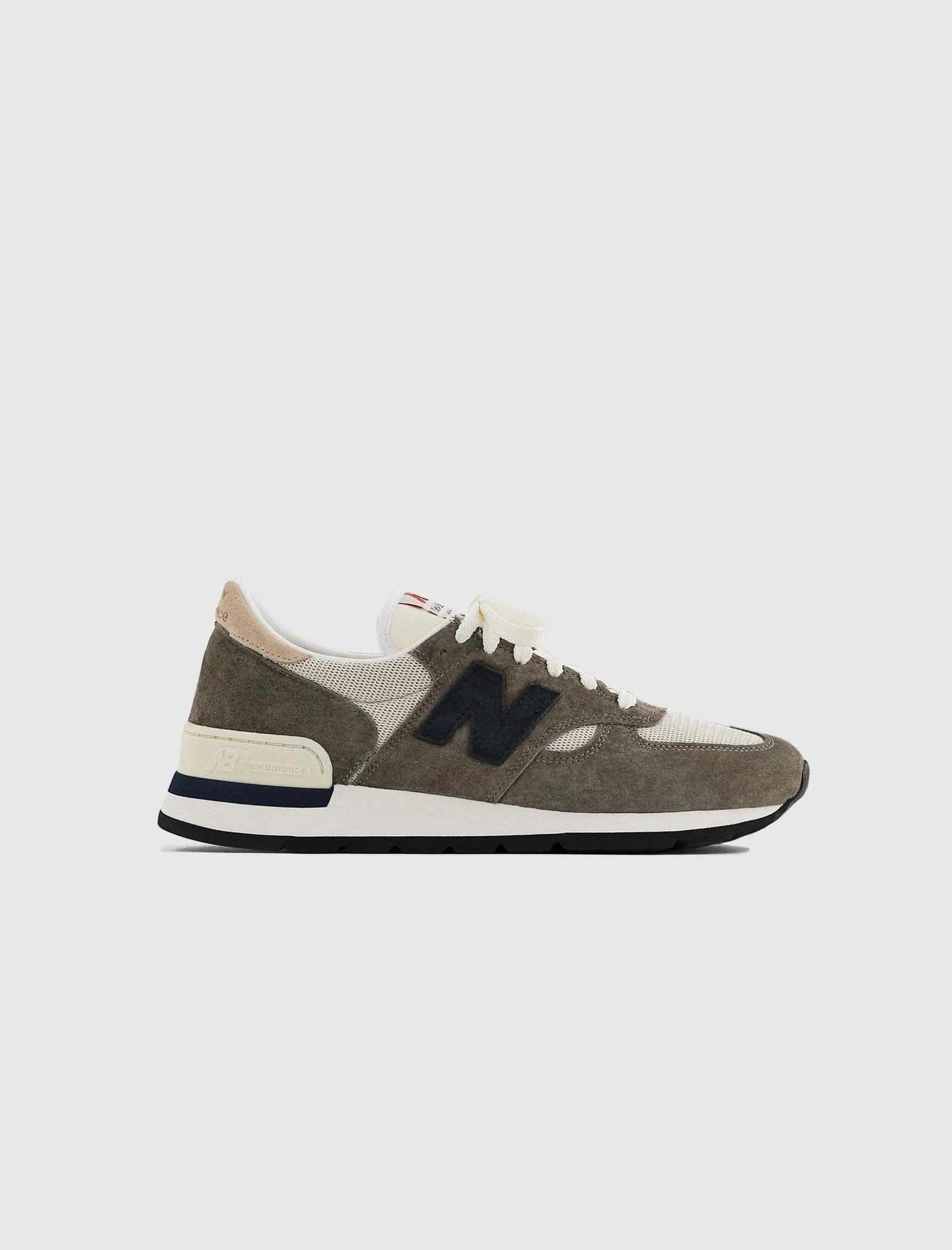 MADE IN USA 990 Deep Shade Brave Walk