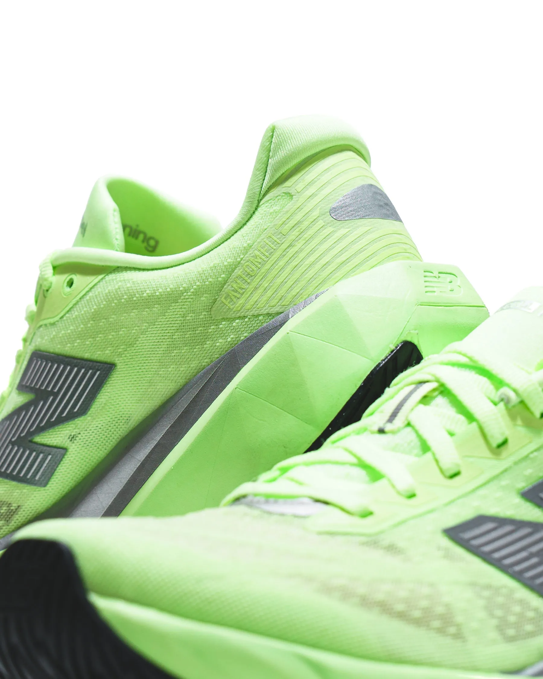 Agile Fit New Balance Men FuelCell Rebel v5 Mint Flash MFCXLZ5