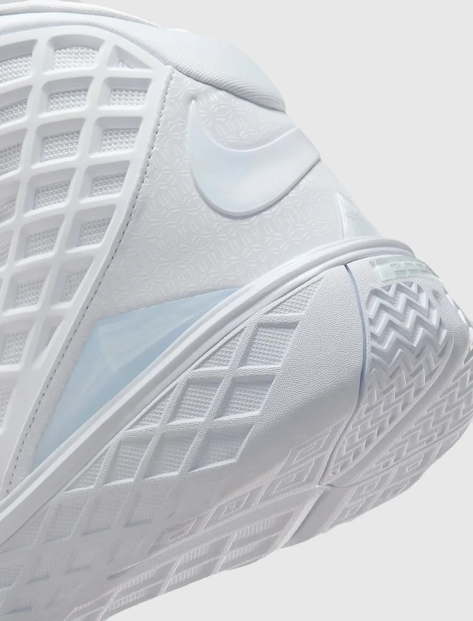 KOBE III PROTRO "HALO" Dark Edge Stylish