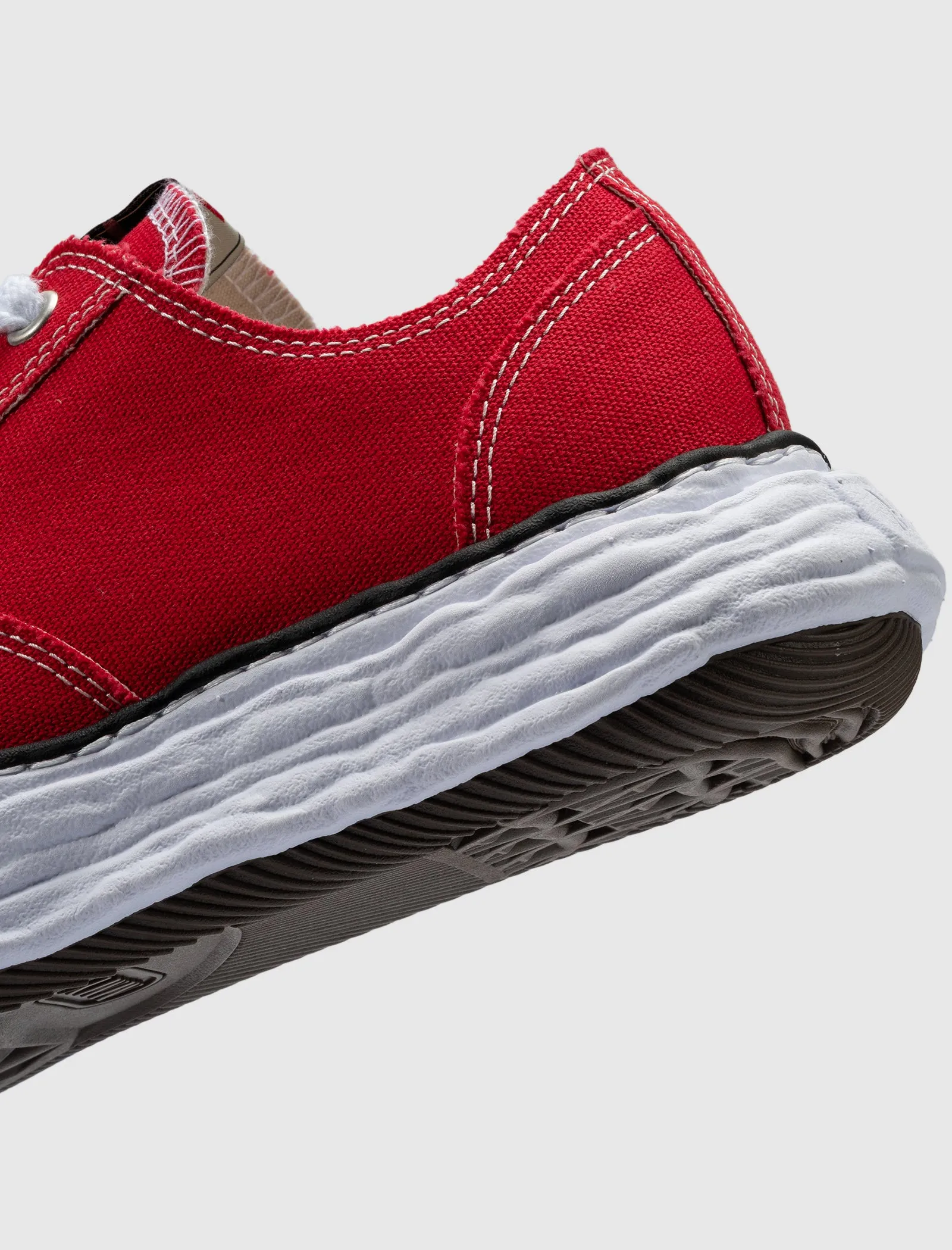 PETERSON 23 LOW Slip Resistant Modern Commuters
