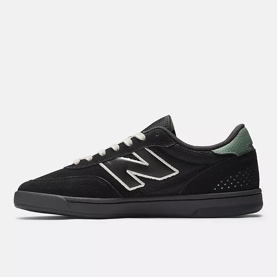 Quick Moves Stable Heel New Balance Numeric 440 V2 Skate Shoes - Black With White