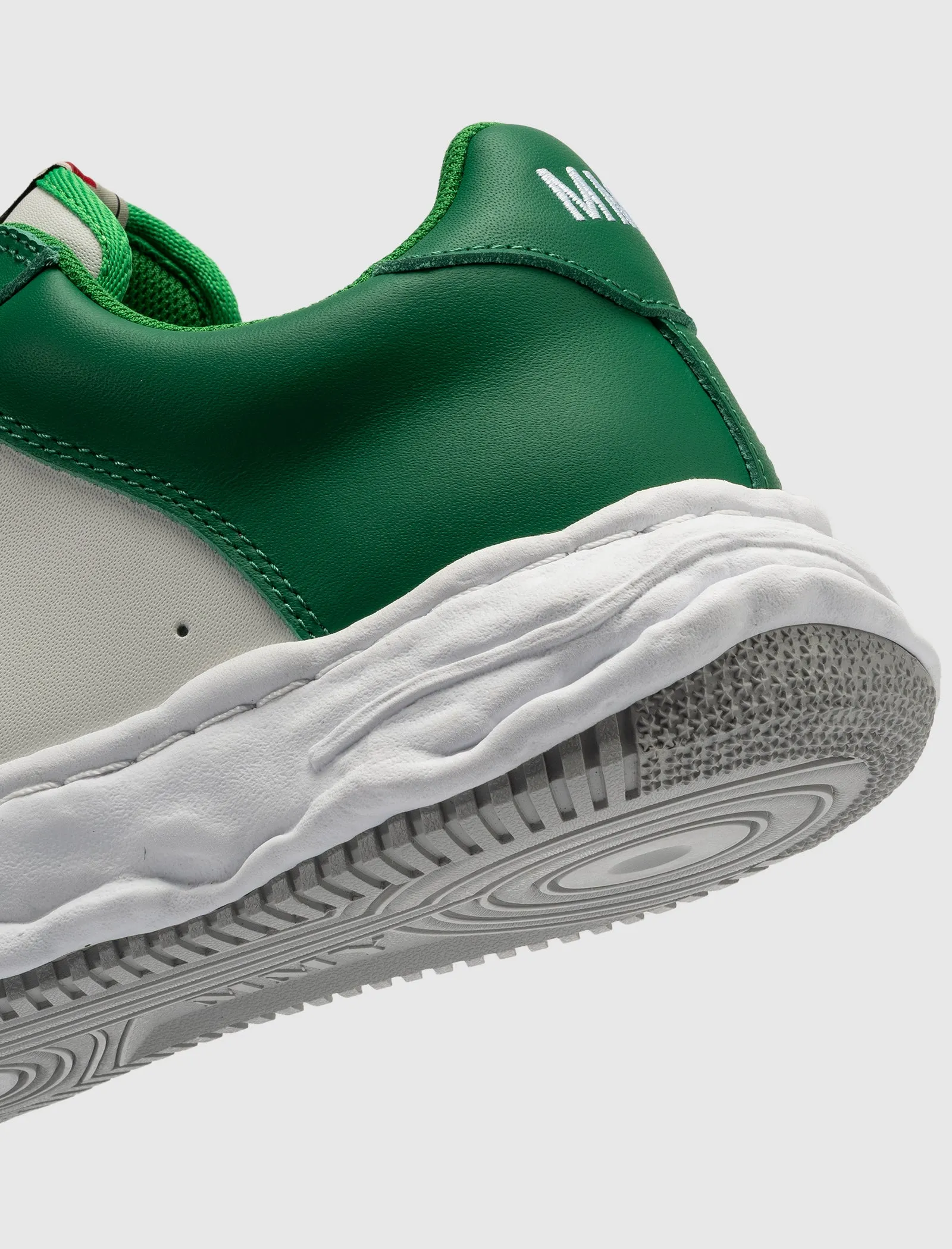 WAYNE LOW "WHITE/GREEN" On Trend Swift Path