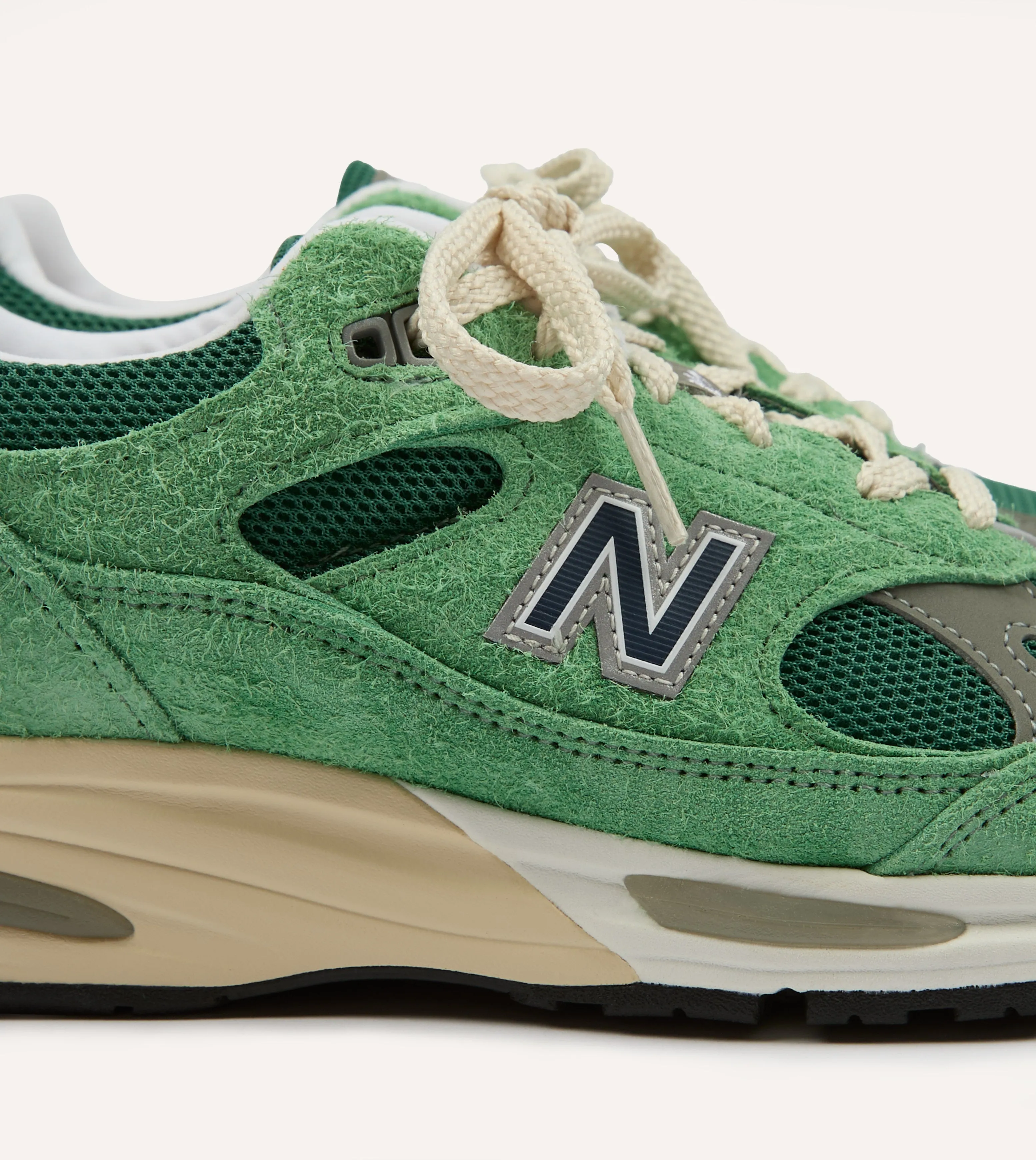 New Balance Green 'Grounded Pastels' Made in UK 991v2 Trainers Wide fit Kick Power
