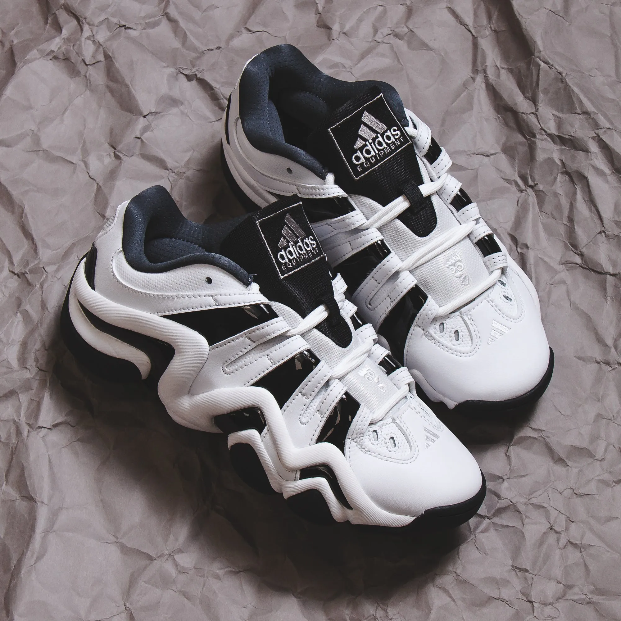 Street Bold Toe box space Adidas Basketball Men Crazy 8 Low White Black IG2032