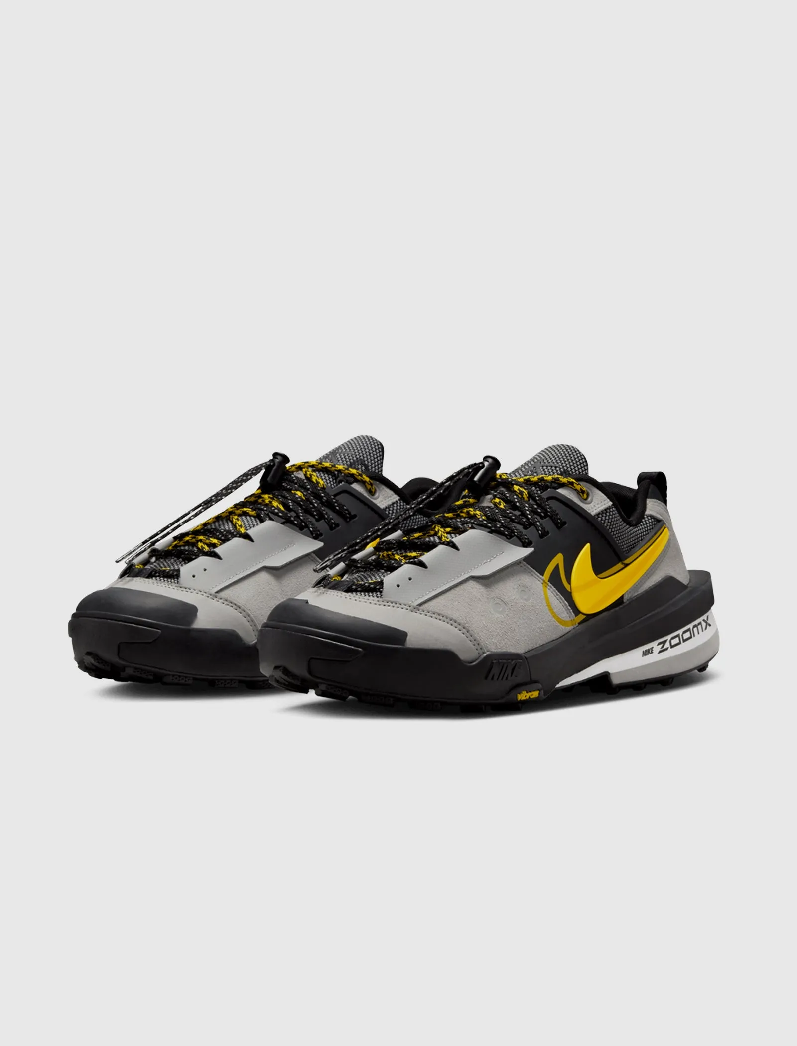 Soft Interior Quick Motion SACAI ZEGAMADOME "MATTE SILVER/TOUR YELLOW"