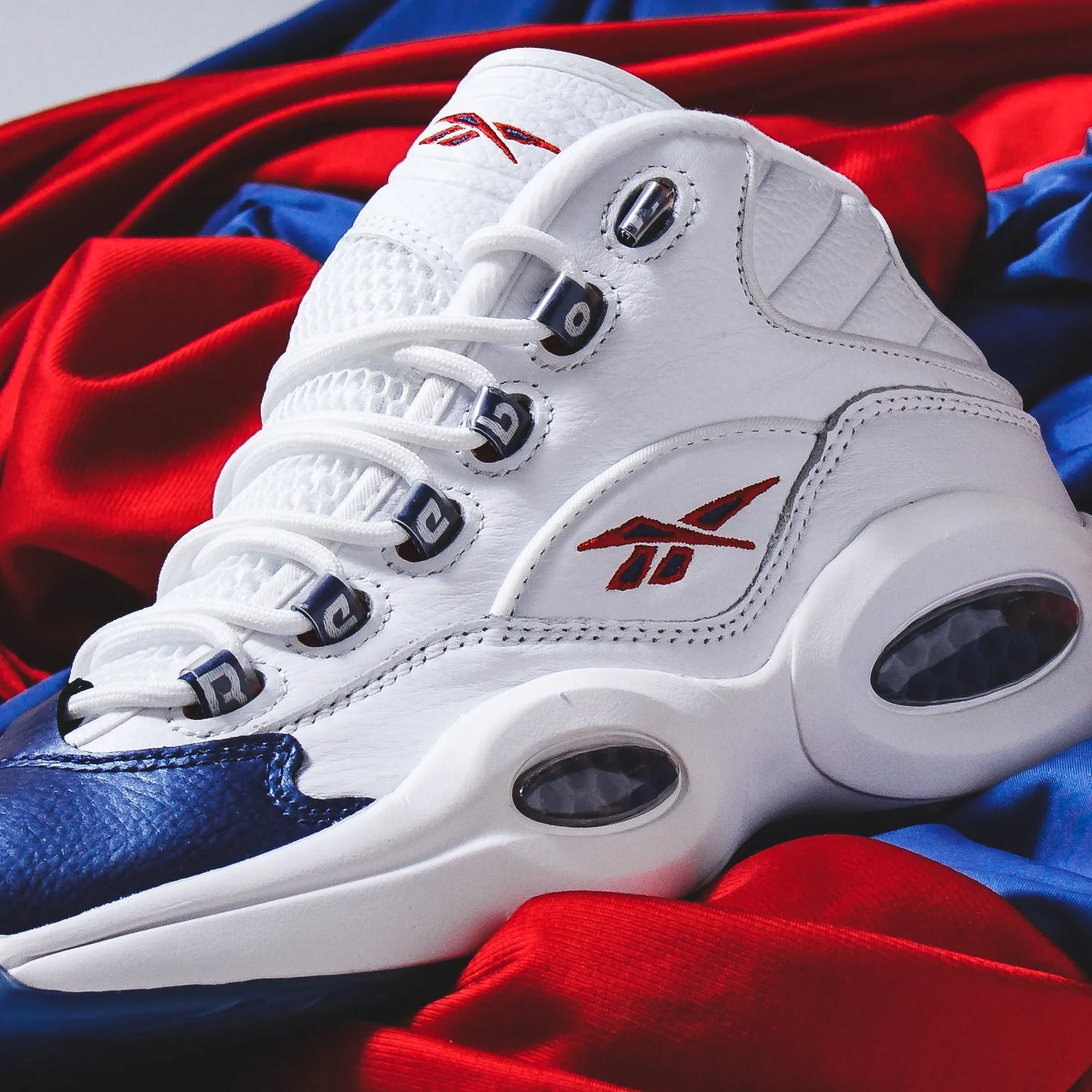 Reebok Classics Basketball Men Question Mid Allen Iverson Blue Toe GX0227 Silicone Grip Padding Perforated Quarter Panels