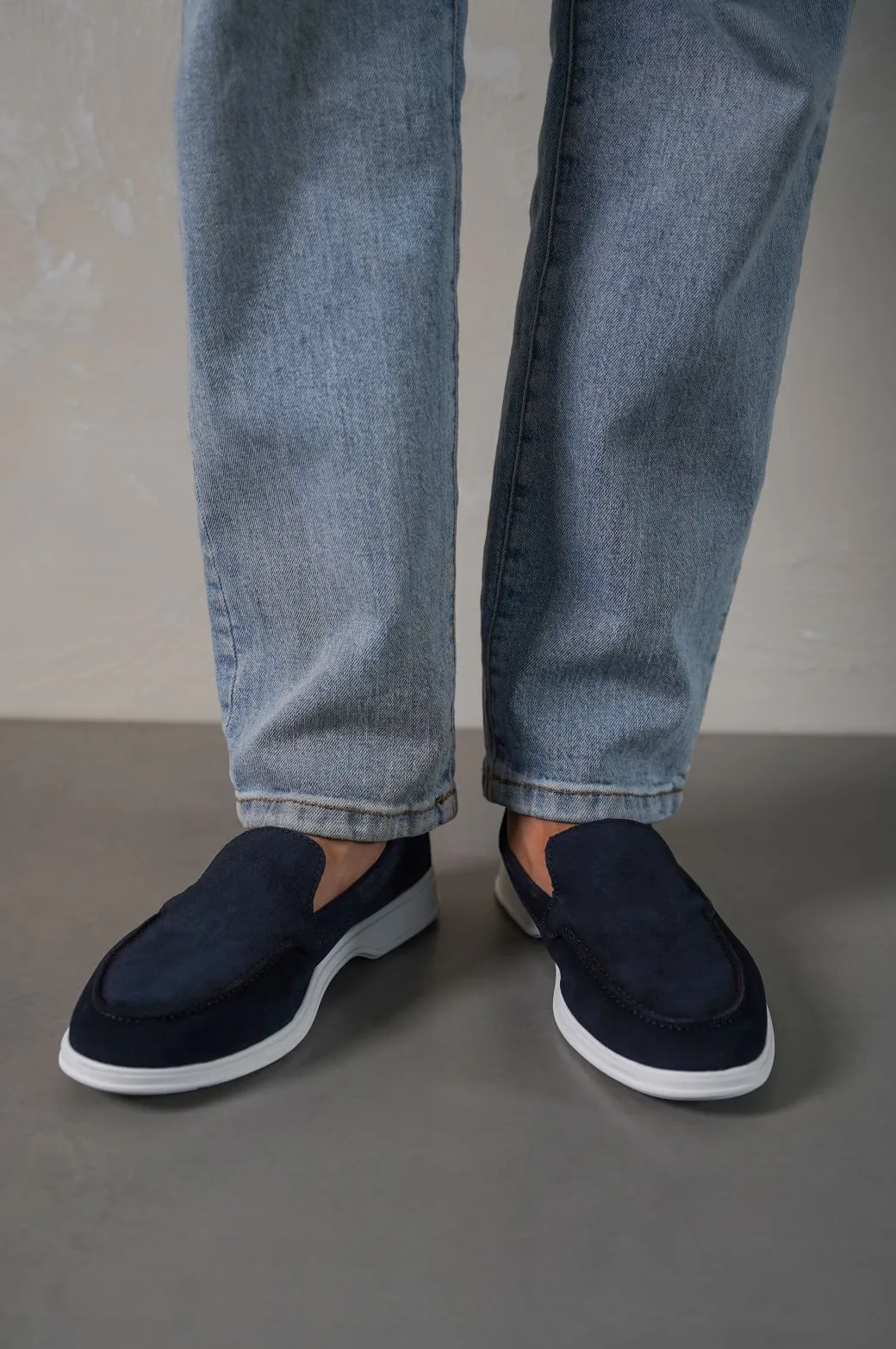 CLASSIC LEATHER SLIP-ONS Shopping Day