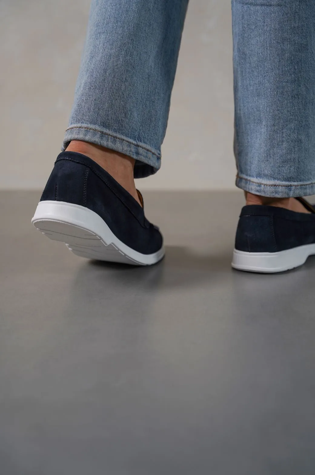 CLASSIC LEATHER SLIP-ONS Durable Fit