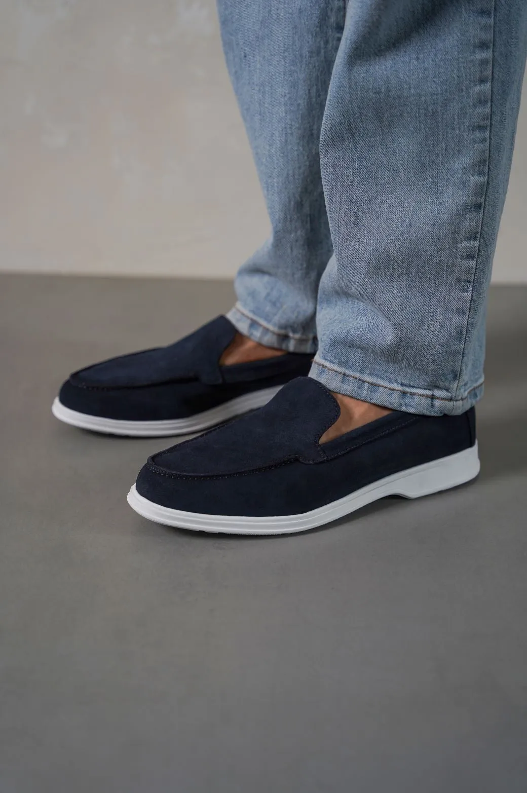 CLASSIC LEATHER SLIP-ONS Smart Fit All-season Slip-ons