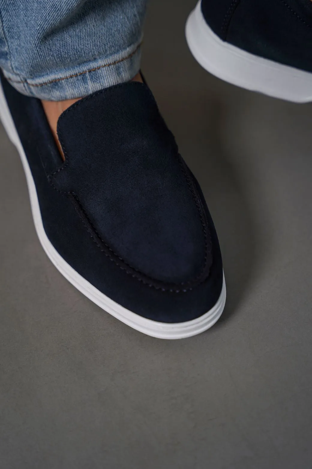 Heel Firm Steady Step CLASSIC LEATHER SLIP-ONS
