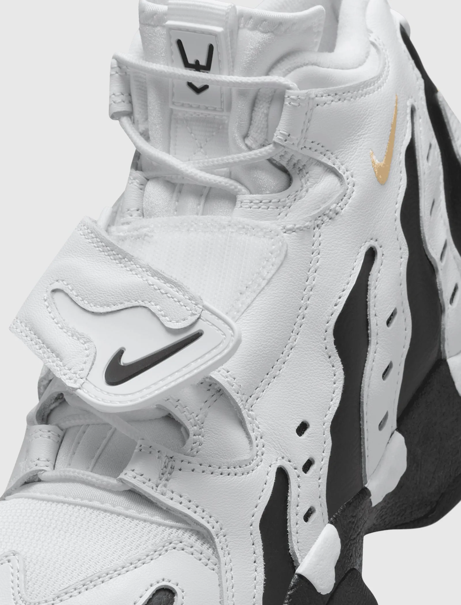 Stretch Fabric Work Commute Narrow Fit AIR DT MAX '96 "WHITE/ BLACK/ VEGAS GOLD"
