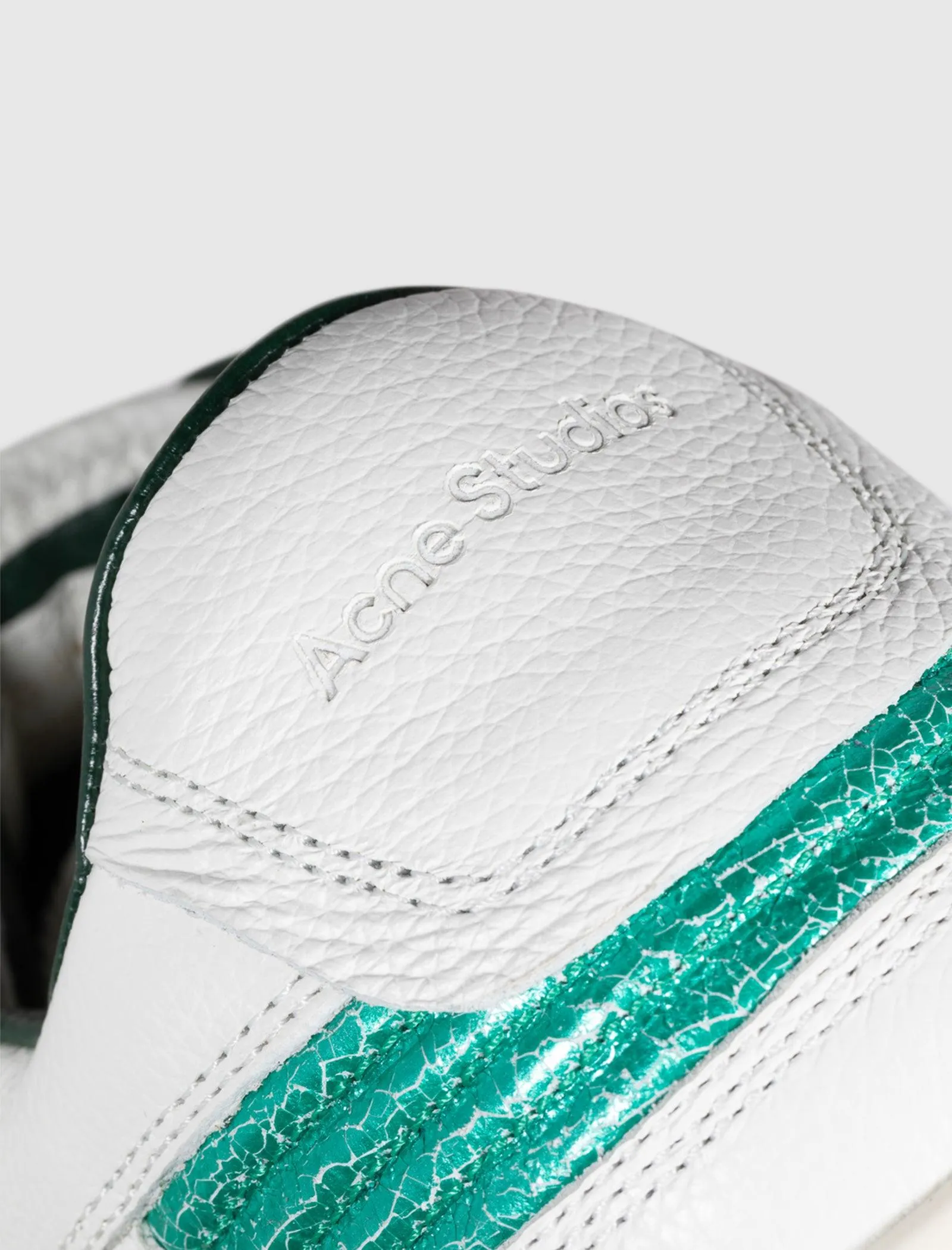 LOW TOP SNEAKERS Classic Base