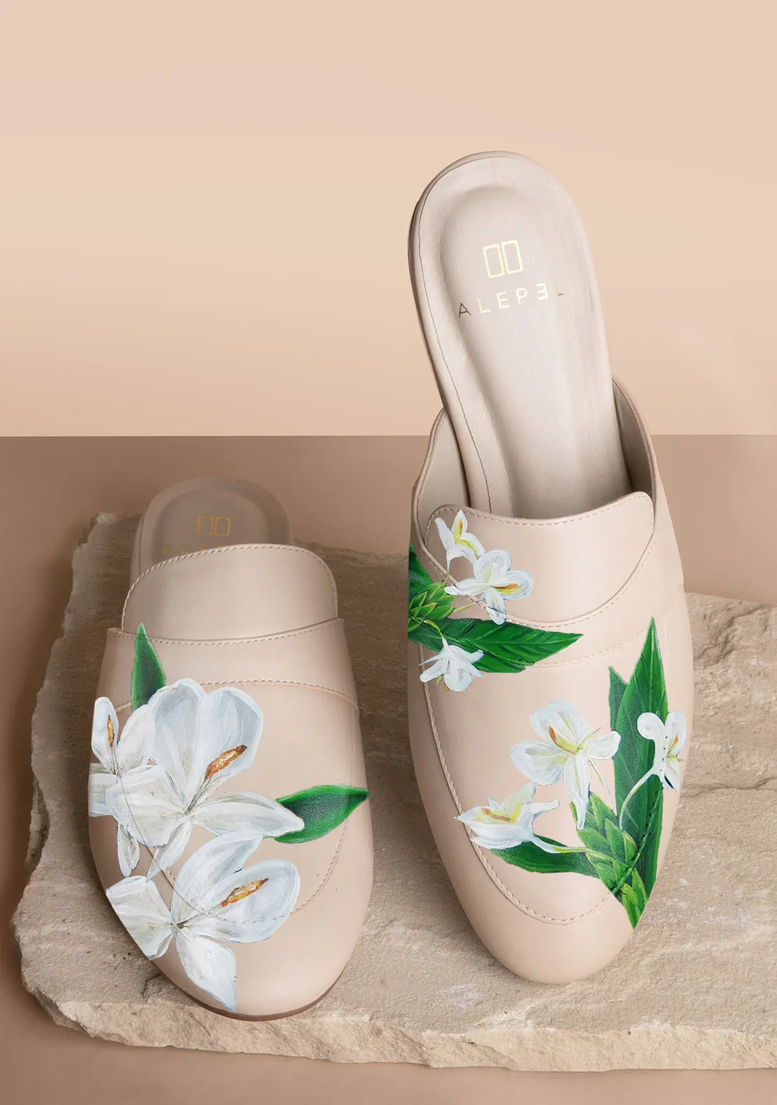Mariposa Flower Beige Mule Seamless Walk