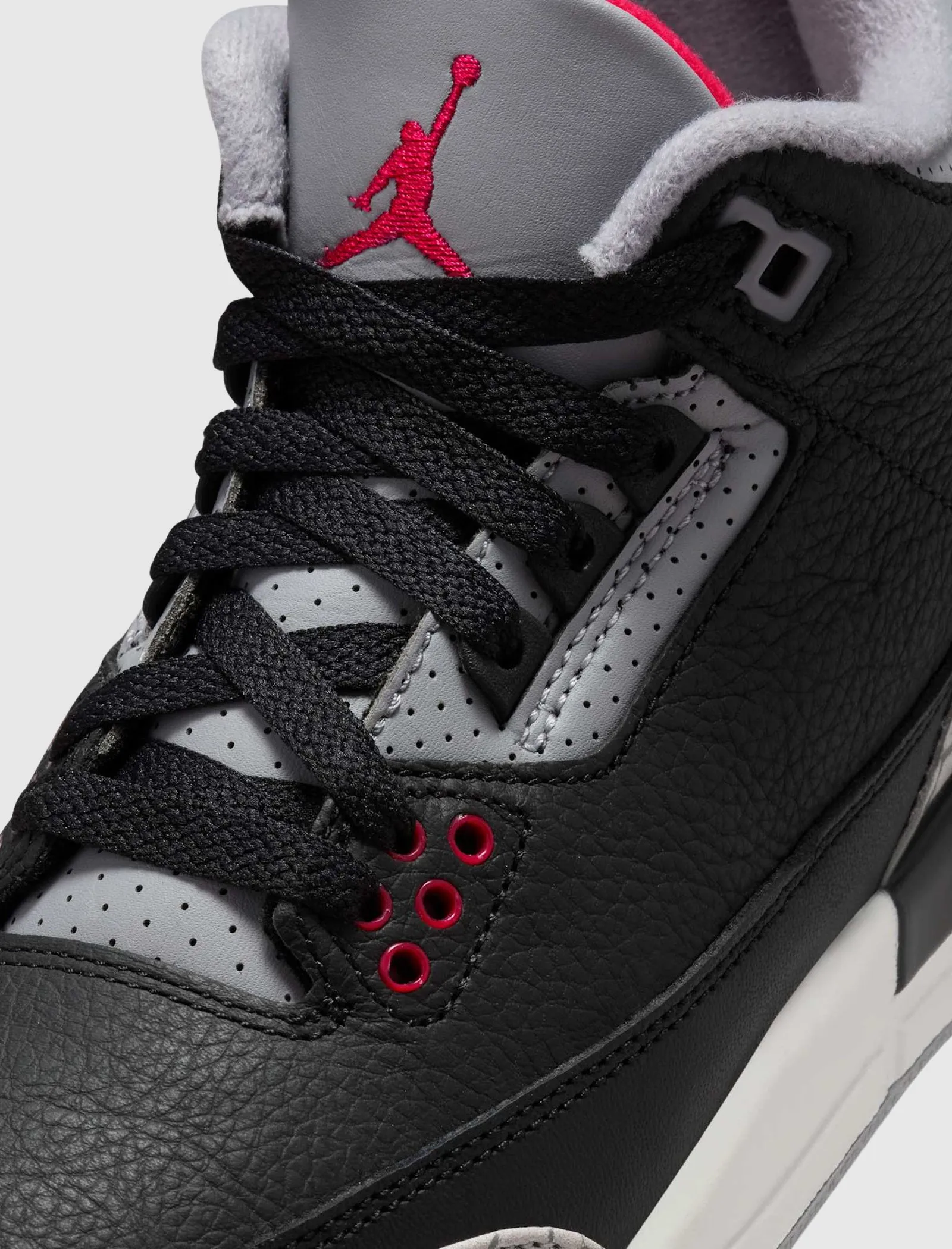 AIR JORDAN 3 RETRO "BLACK CEMENT" GS Move Bold Rain Safe