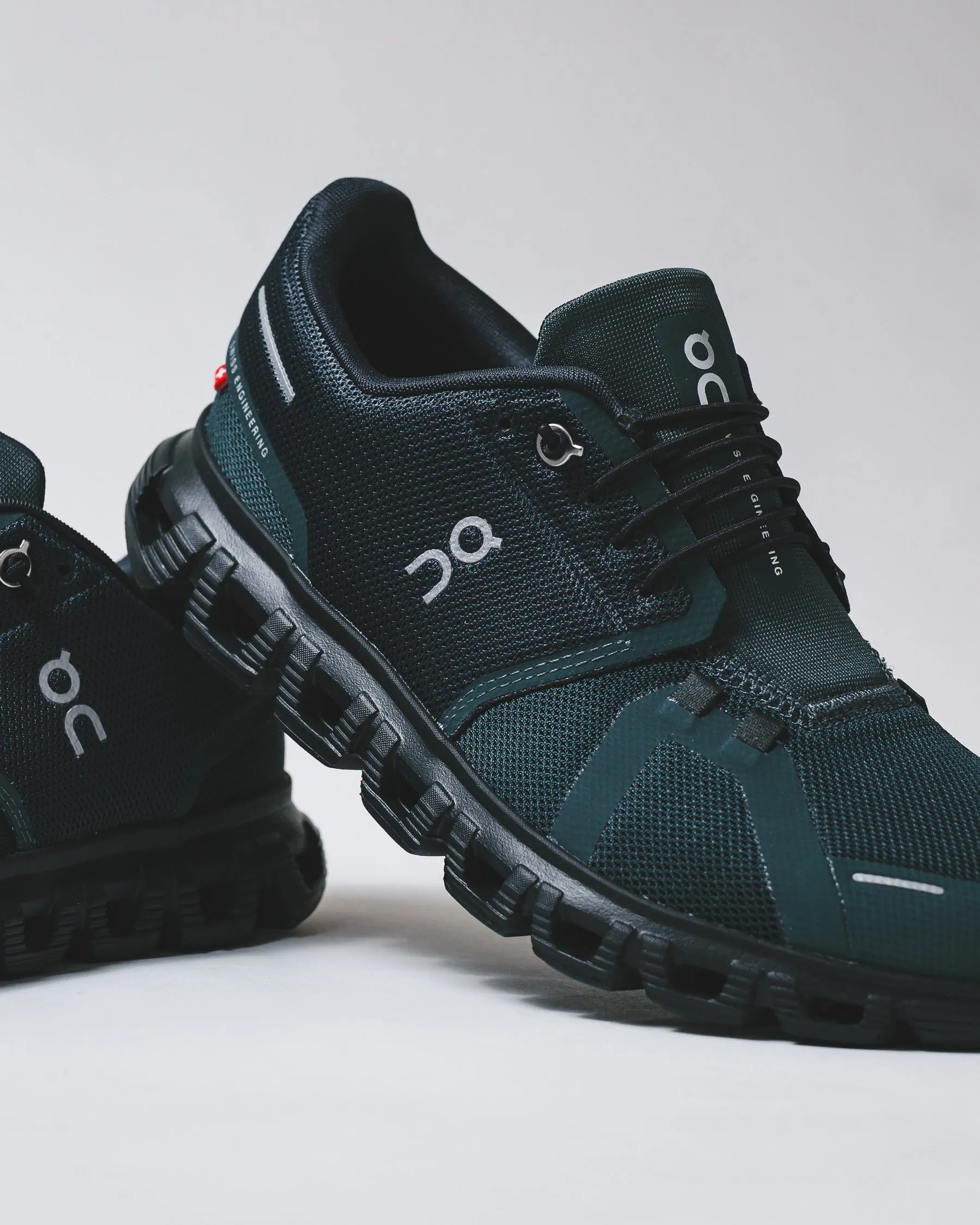 Ice Grip Early Jog ON Men Cloud 6 Evergreen Black 3MF10070214