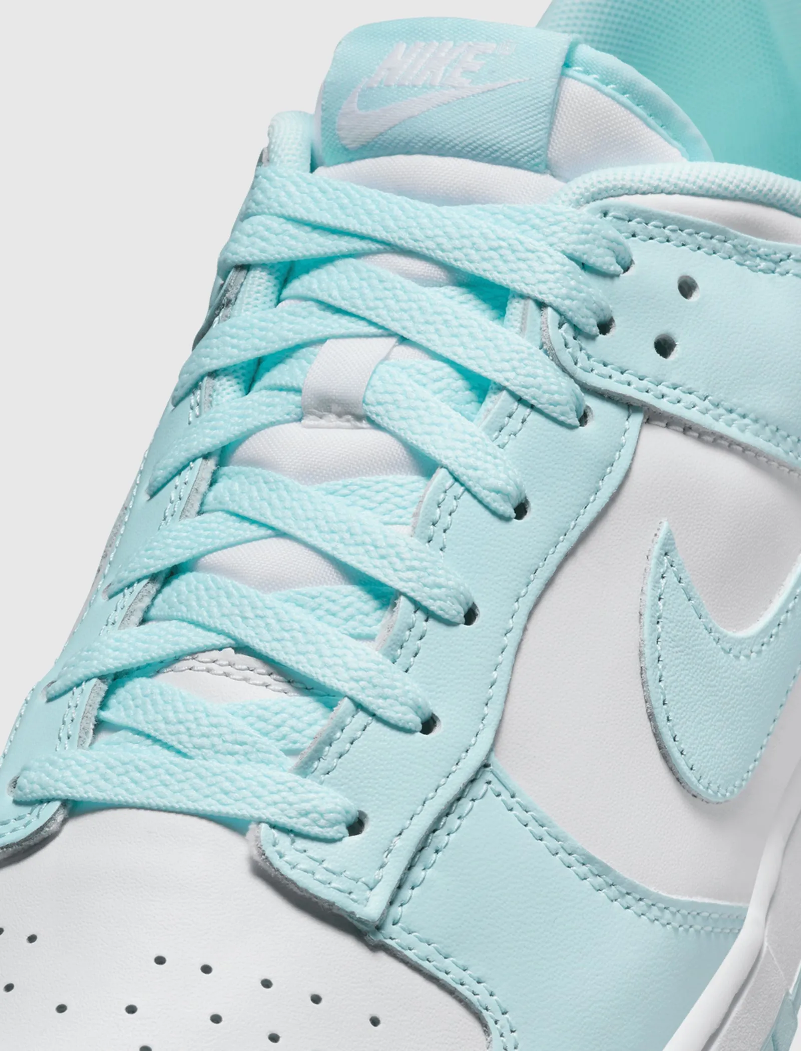 DUNK LOW RETRO "GLACIER BLUE" Clean White Summer cool