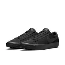 Flat Surface Nike SB Zoom Blazer Low Pro GT Shoes - Black/Black-Black