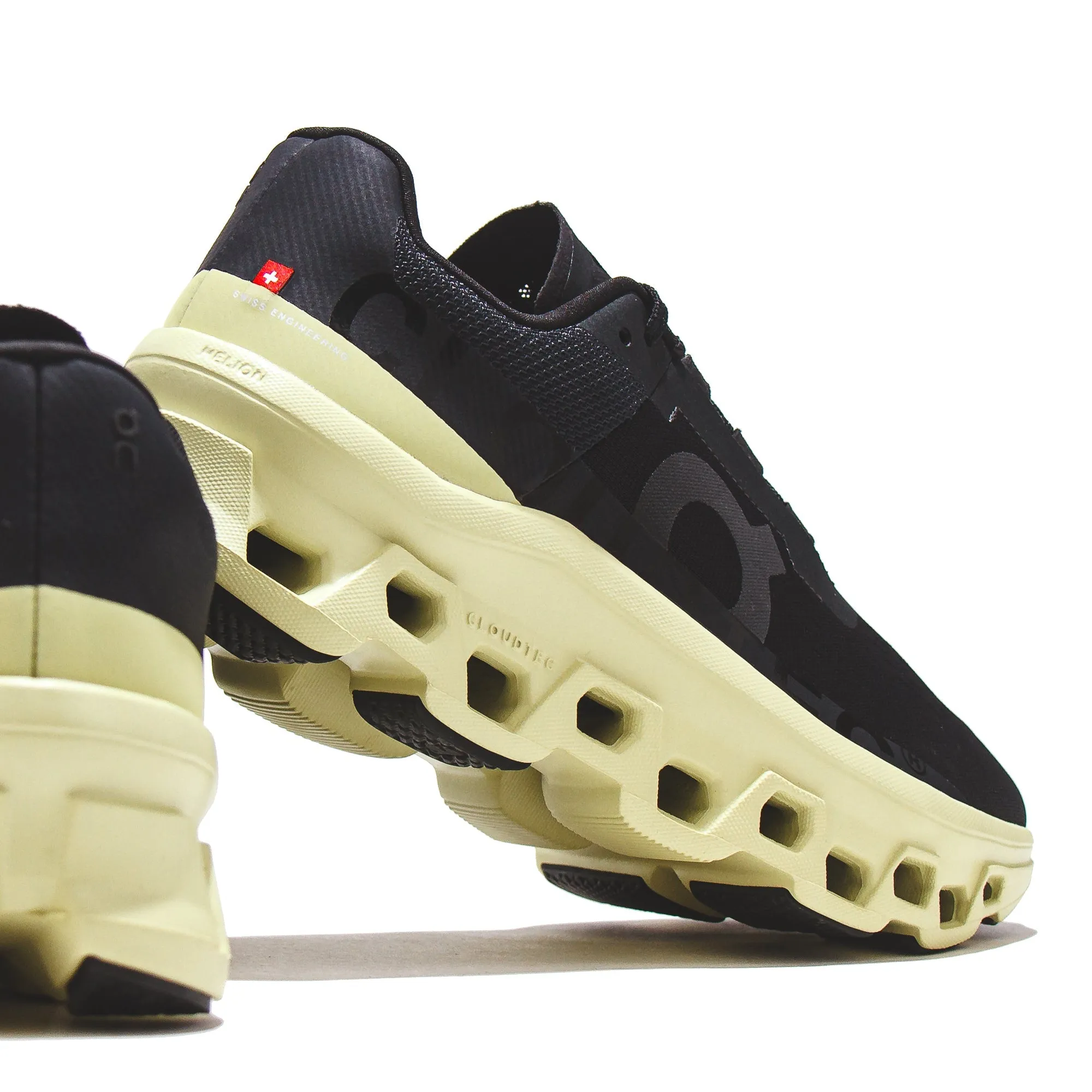 Quick Step ON Men Cloudmonster Black 61.97727