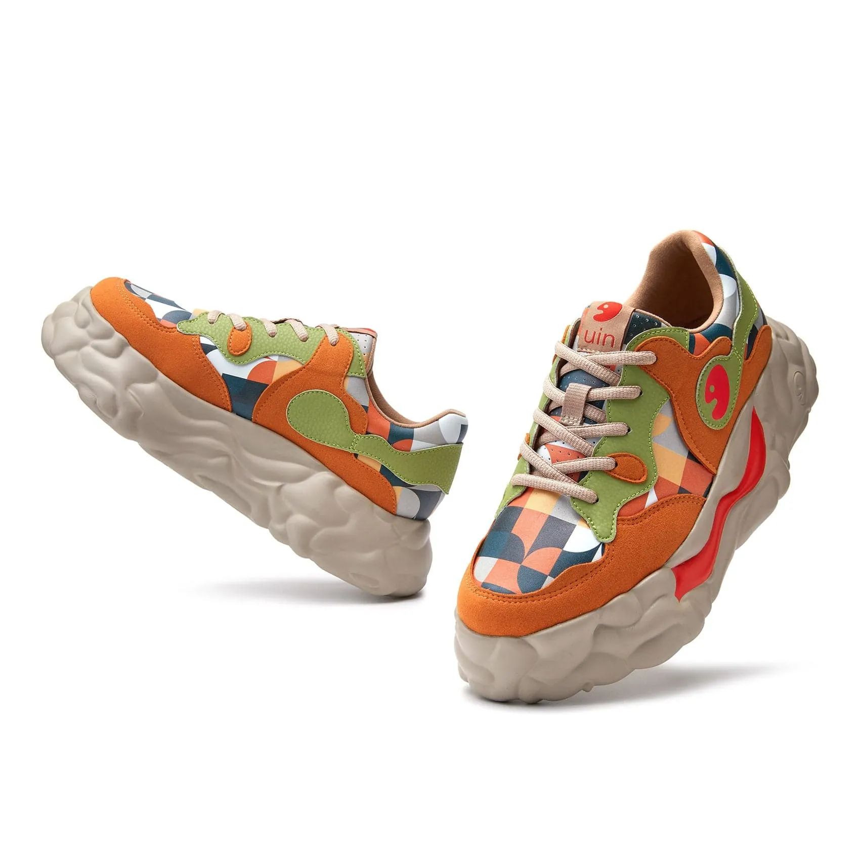 Yard Trellis Sanamolls I Women Skateboarder Freestyle Design