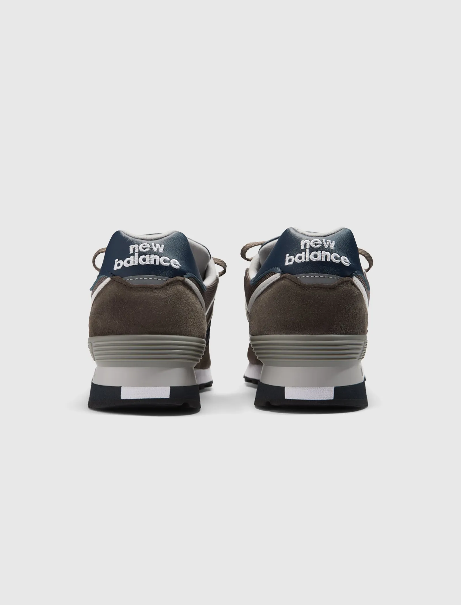 MADE IN UK 576 "MOREL" Timeless Fit Padded