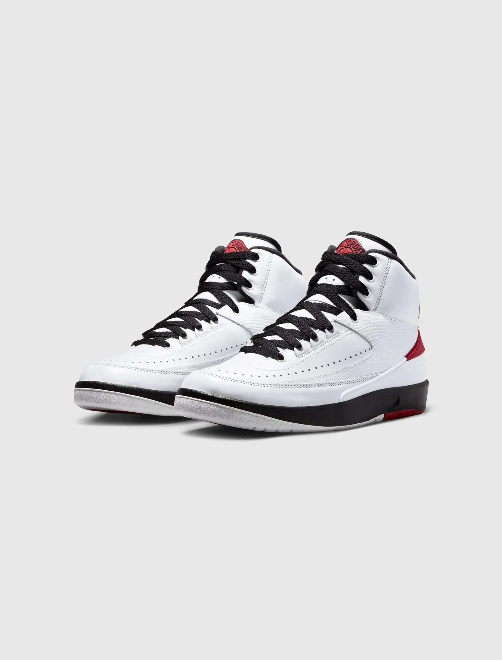 Sweat Resistant Indoor Fitness Silver Shine WOMEN'S AIR JORDAN 2 RETRO "CHICAGO"