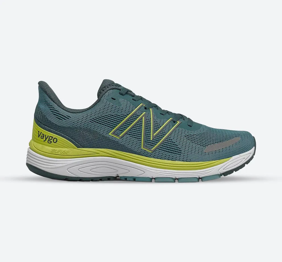 Camera Look Foot Glow Men's Wide Fit New Balance MVYGOLY2 Vaygo Running Sneakers - Green/Yellow