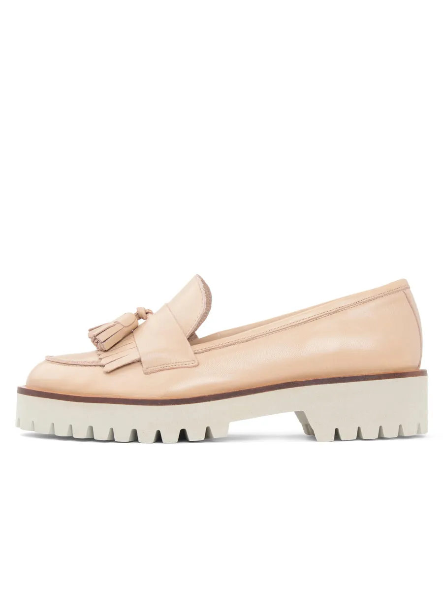 Beckham Tassel Lug Loafer Stable construction Wide fit